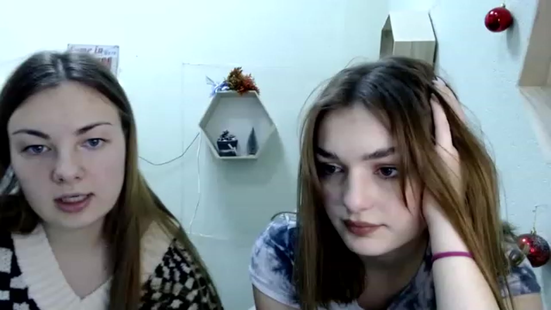Gallery image thumbnail from For_Love_'s myfreecams stream on, 12/26/2022, 17:09 image 2 of 20