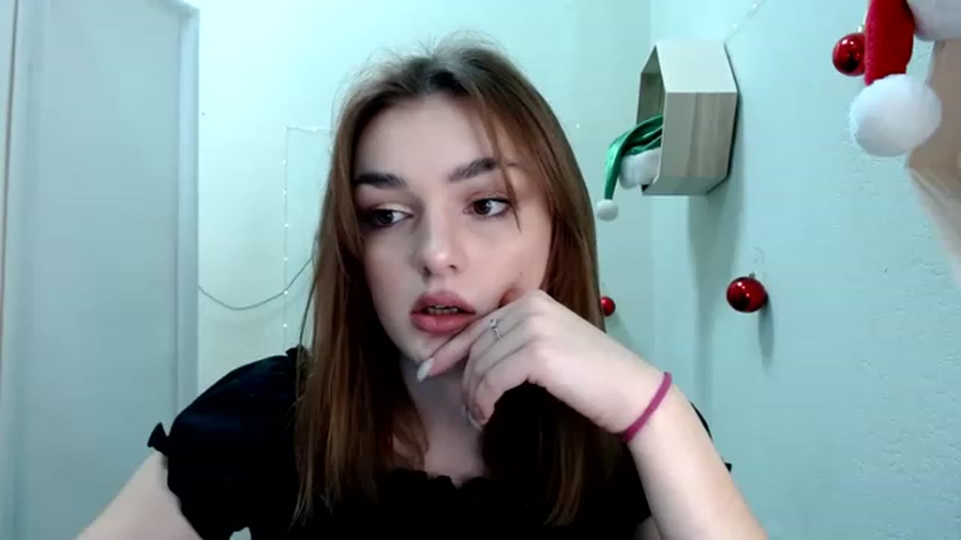 Gallery image thumbnail from For_Love_'s myfreecams stream on, 12/28/2022, 14:01 image 11 of 20