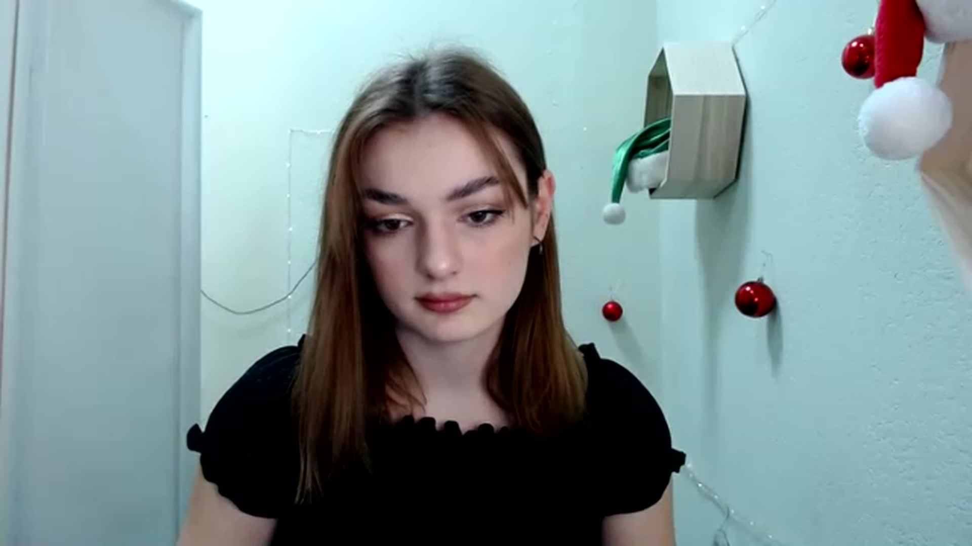 Gallery image thumbnail from For_Love_'s myfreecams stream on, 12/28/2022, 14:01 image 7 of 20