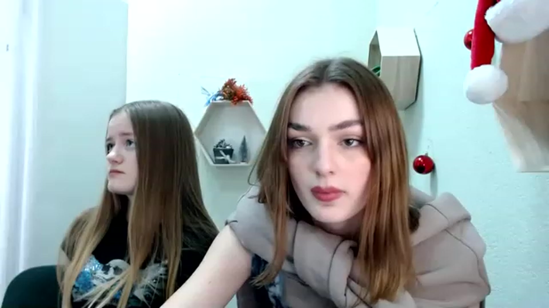 Gallery image thumbnail from For_Love_'s myfreecams stream on, 12/29/2022, 17:36 image 2 of 20