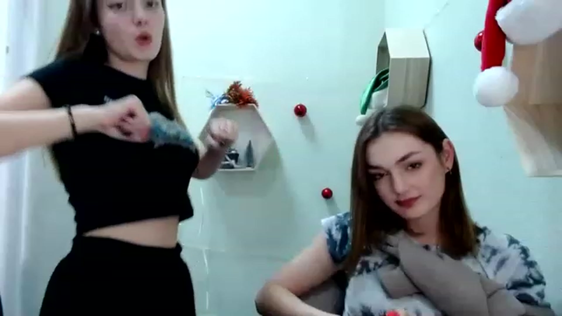 Gallery image thumbnail from For_Love_'s myfreecams stream on, 12/29/2022, 17:36 image 14 of 20