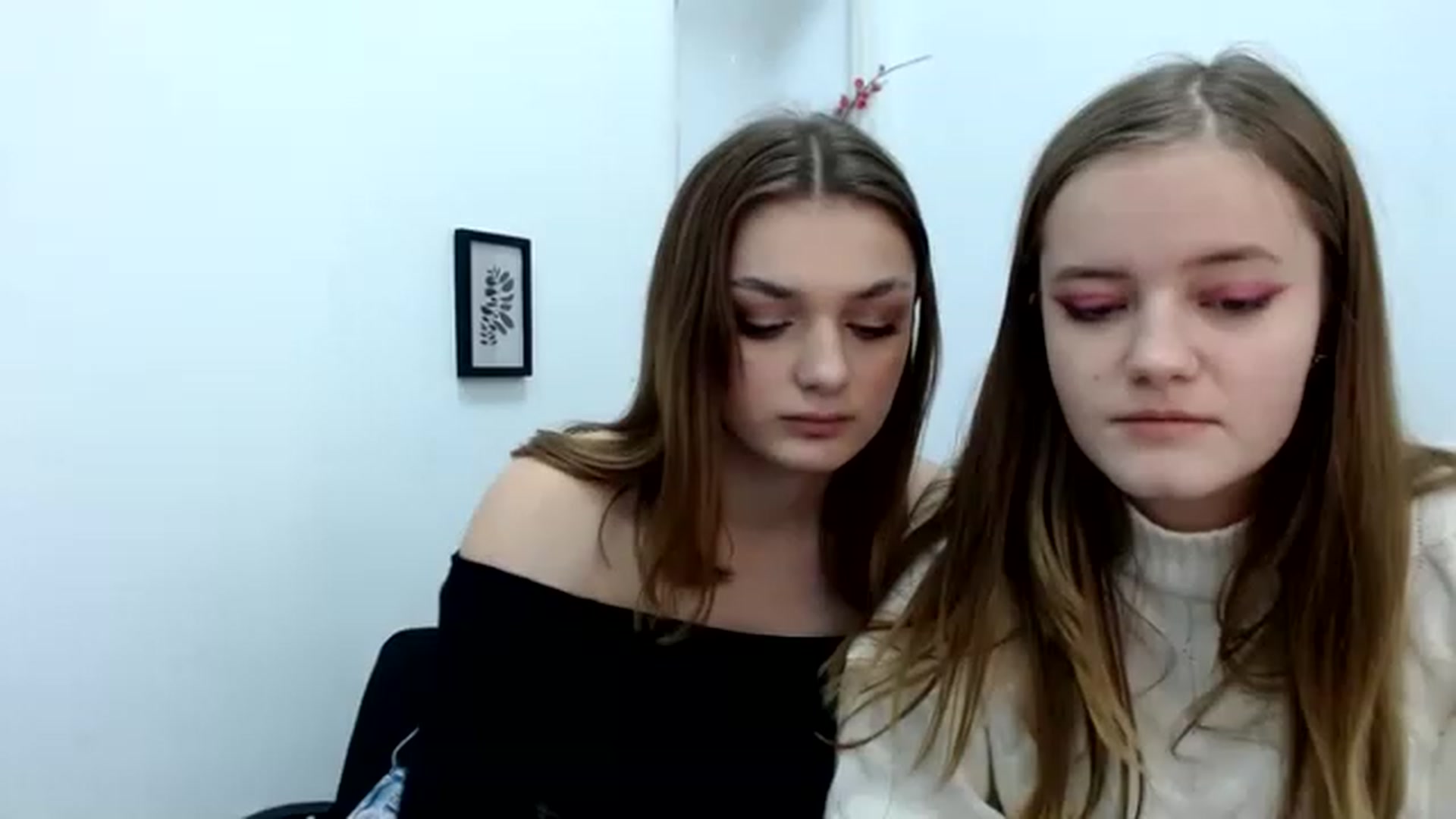 Gallery image thumbnail from For_Love_'s myfreecams stream on, 01/19/2023, 17:06 image 1 of 20