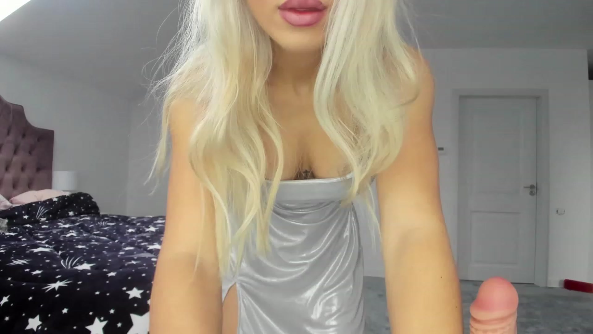 Gallery image thumbnail from Forbidn_Fruit's myfreecams stream on, 11/25/2022, 08:03 image 9 of 20