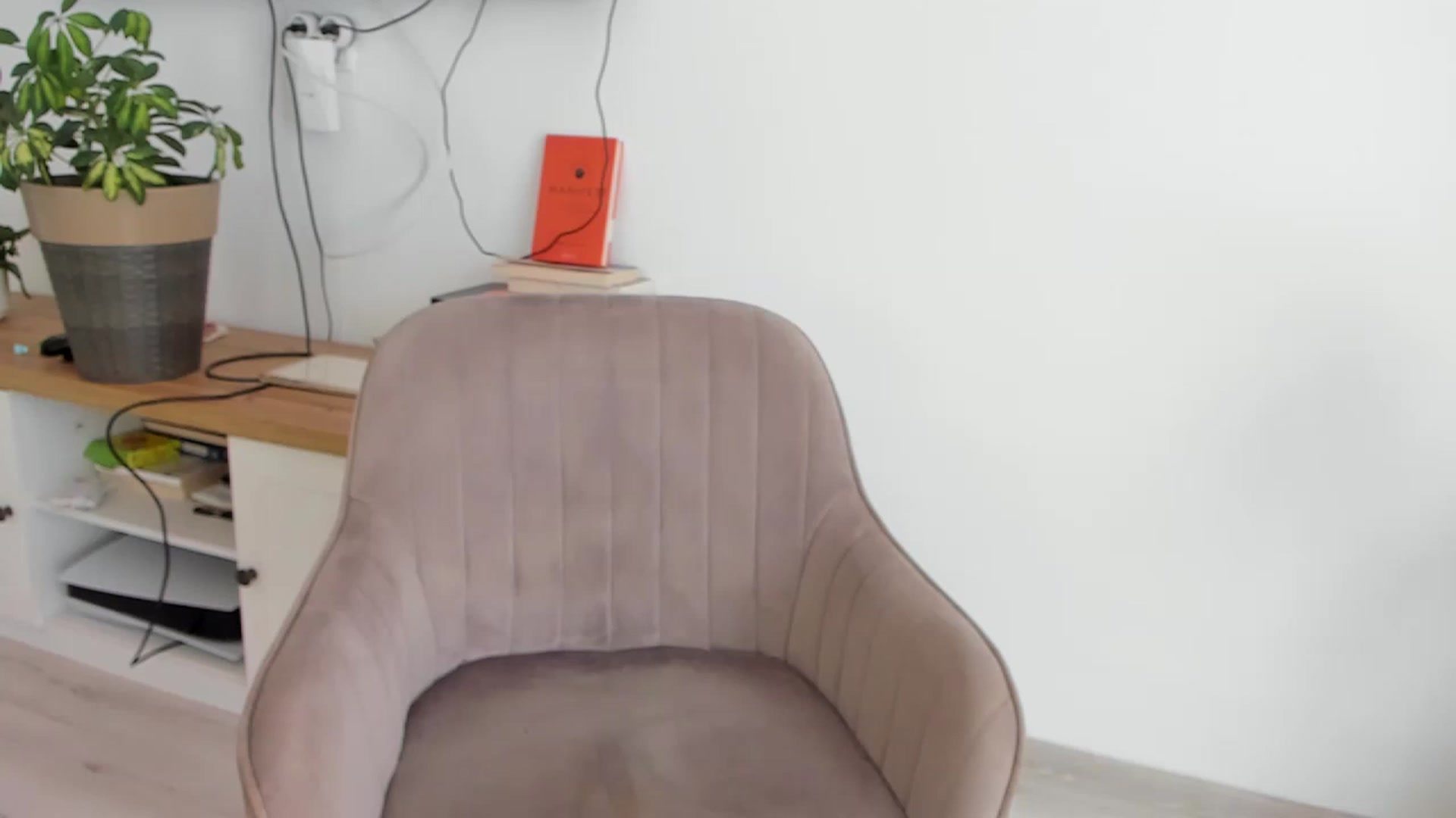 Gallery image thumbnail from Forbidn_Fruit's myfreecams stream on, 07/03/2023, 10:00 image 6 of 20