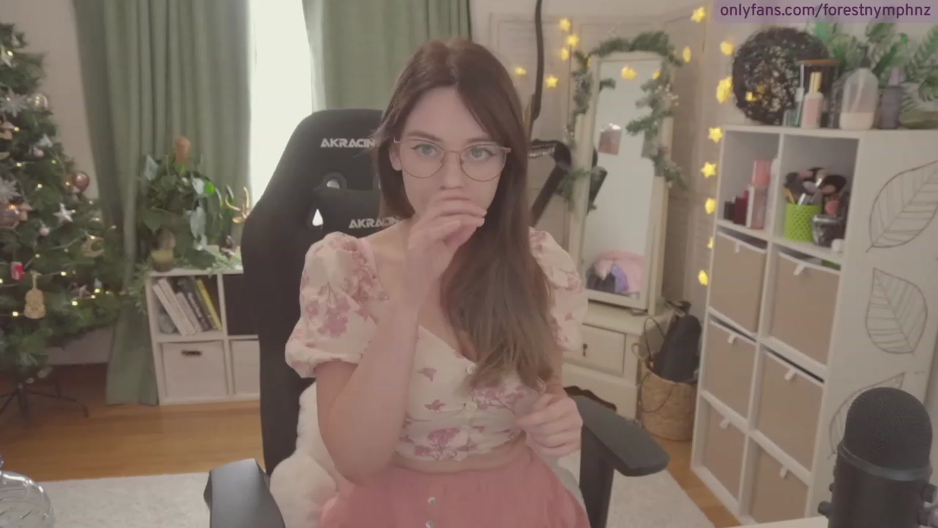 Gallery image thumbnail from Forest_nymph's myfreecams stream on, 12/02/2022, 03:09 image 1 of 20