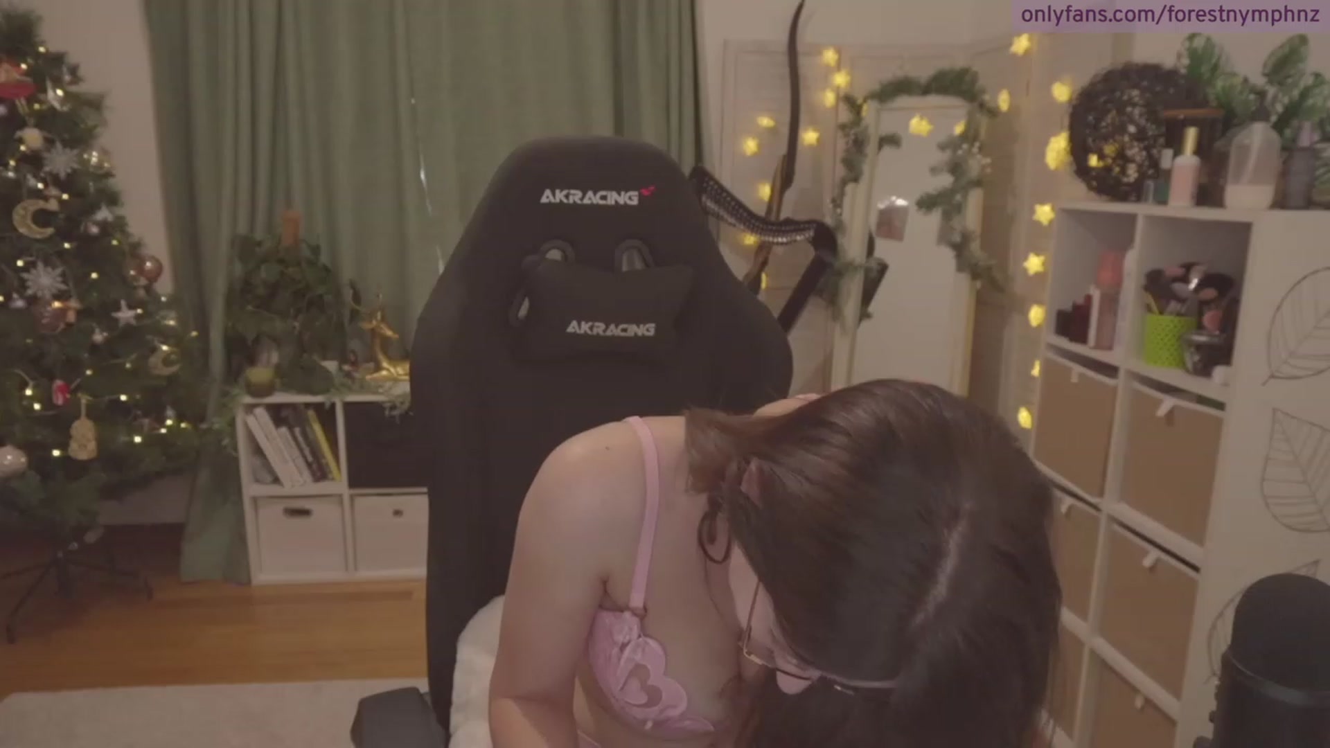 Gallery image thumbnail from Forest_nymph's myfreecams stream on, 12/02/2022, 06:12 image 10 of 20