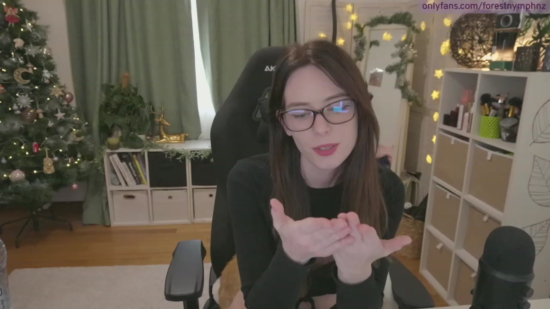Gallery image thumbnail from Forest_nymph's myfreecams stream on, 12/08/2022, 06:23 image 9 of 20
