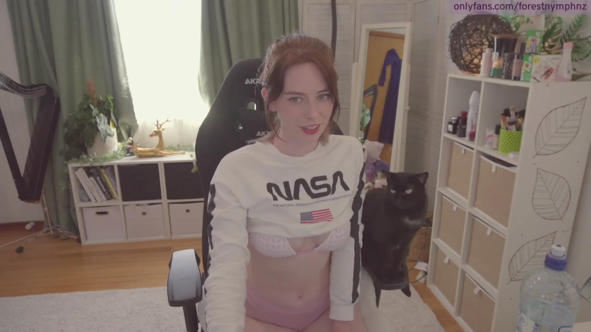 Gallery image thumbnail from Forest_nymph's myfreecams stream on, 03/29/2023, 06:46 image 3 of 20