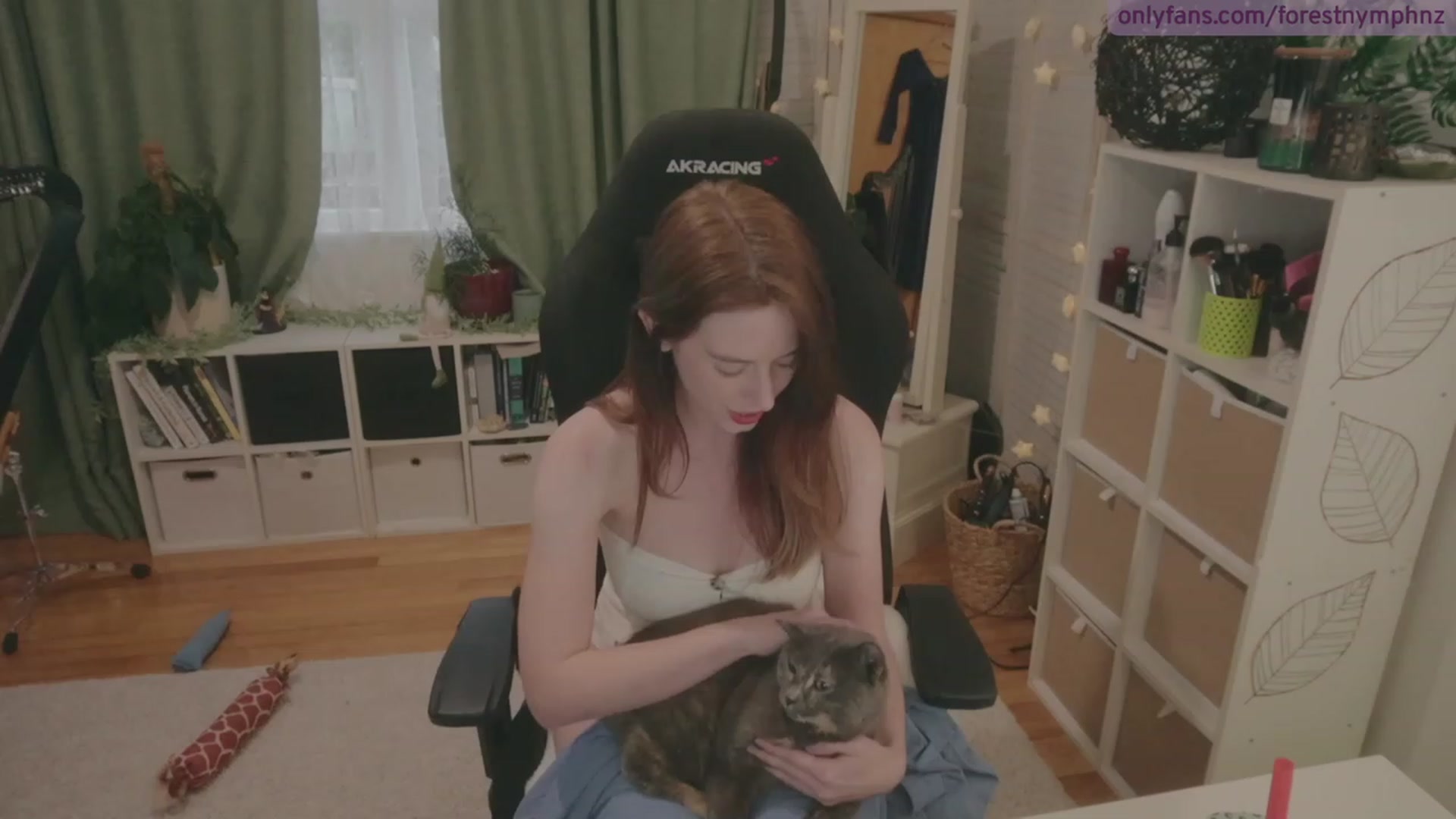 Gallery image thumbnail from Forest_nymph's myfreecams stream on, 04/06/2023, 05:44 image 14 of 20