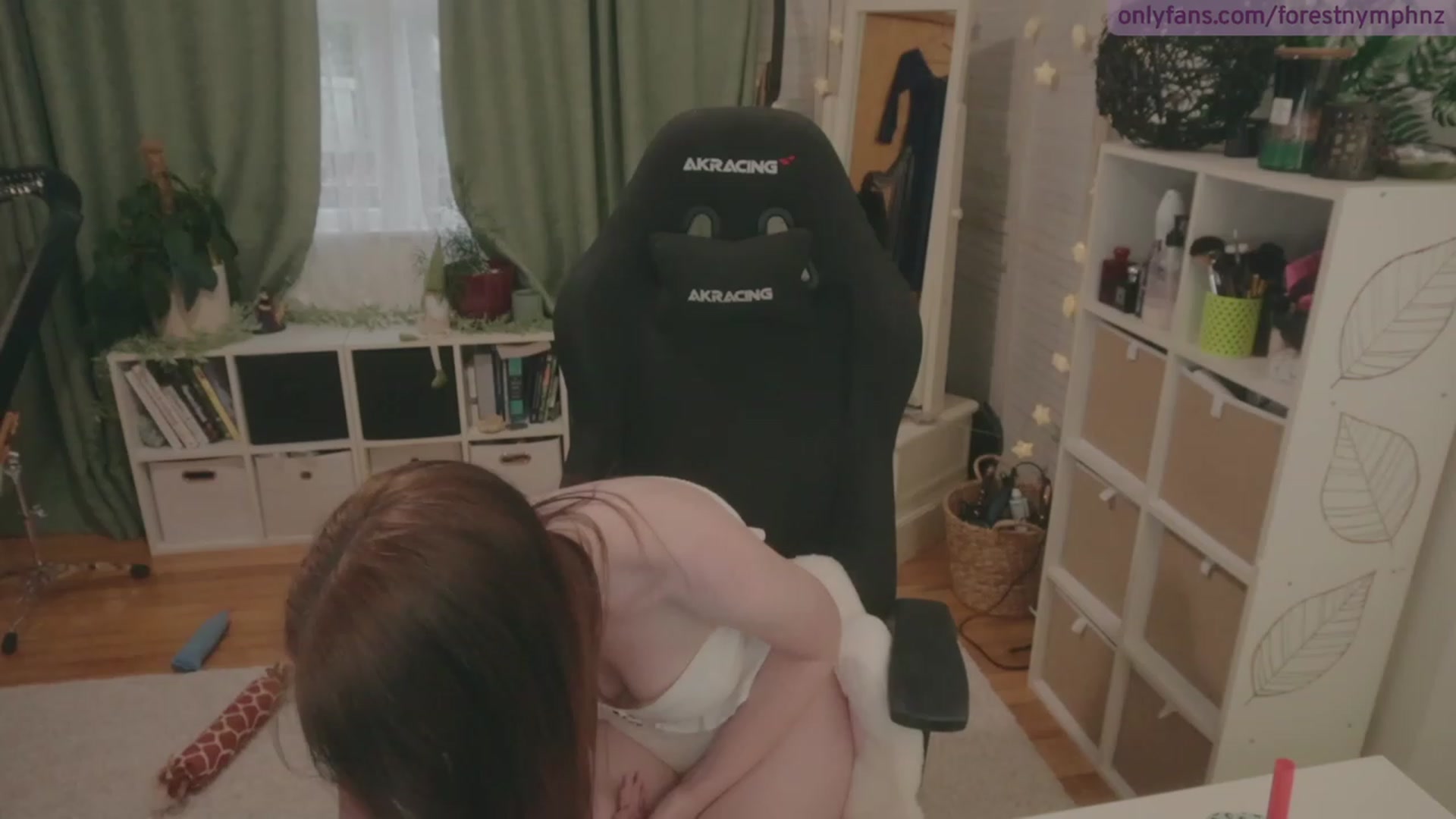 Gallery image thumbnail from Forest_nymph's myfreecams stream on, 04/06/2023, 05:44 image 9 of 20