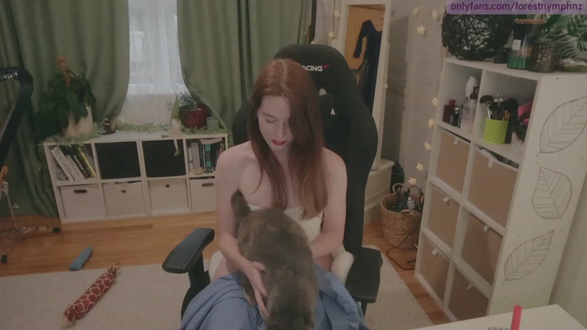 Gallery image thumbnail from Forest_nymph's myfreecams stream on, 04/06/2023, 05:44 image 10 of 20