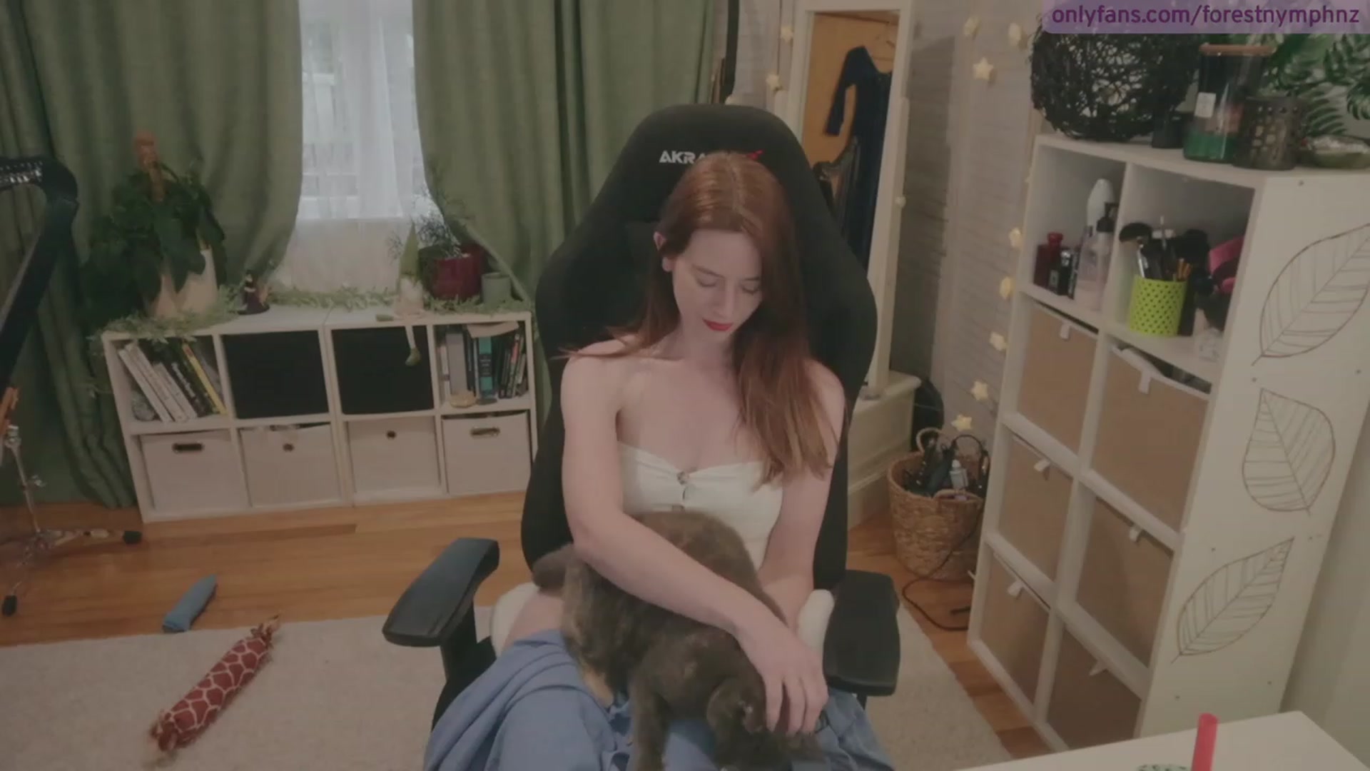 Gallery image thumbnail from Forest_nymph's myfreecams stream on, 04/06/2023, 05:44 image 12 of 20