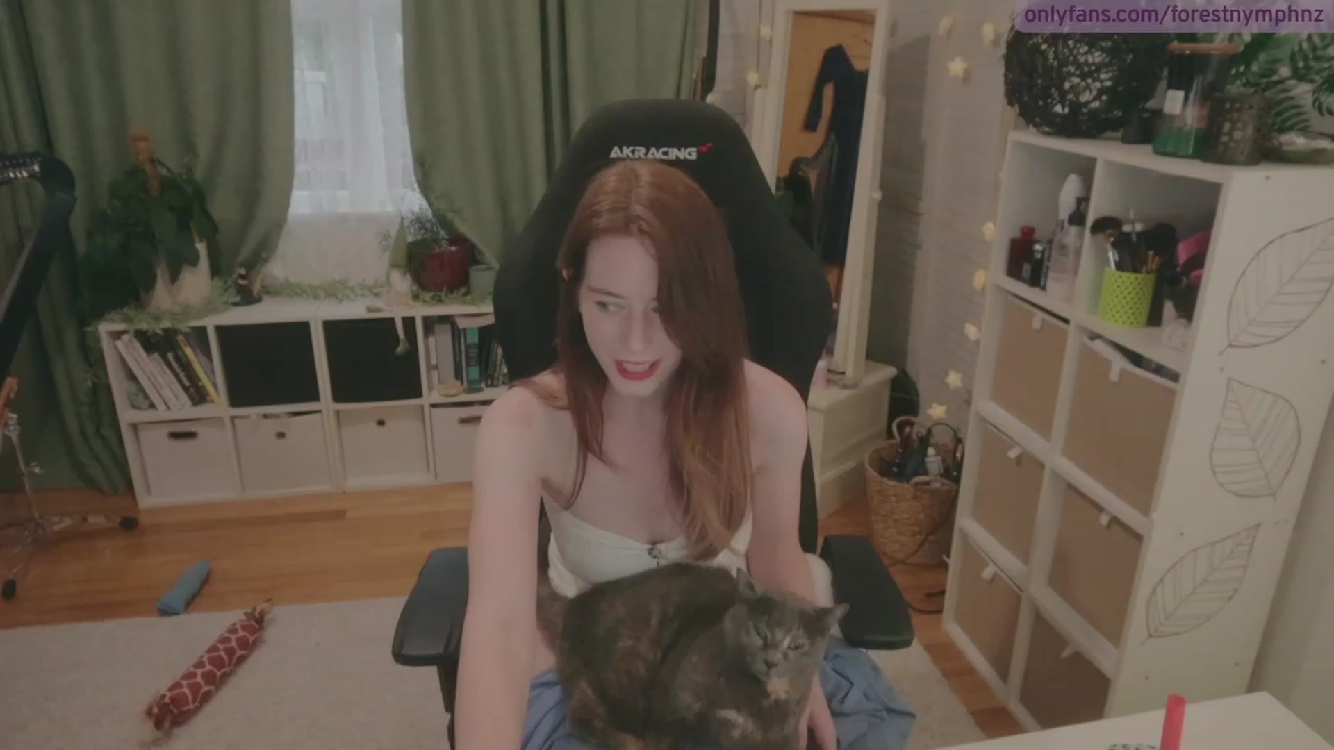 Gallery image thumbnail from Forest_nymph's myfreecams stream on, 04/06/2023, 05:44 image 16 of 20