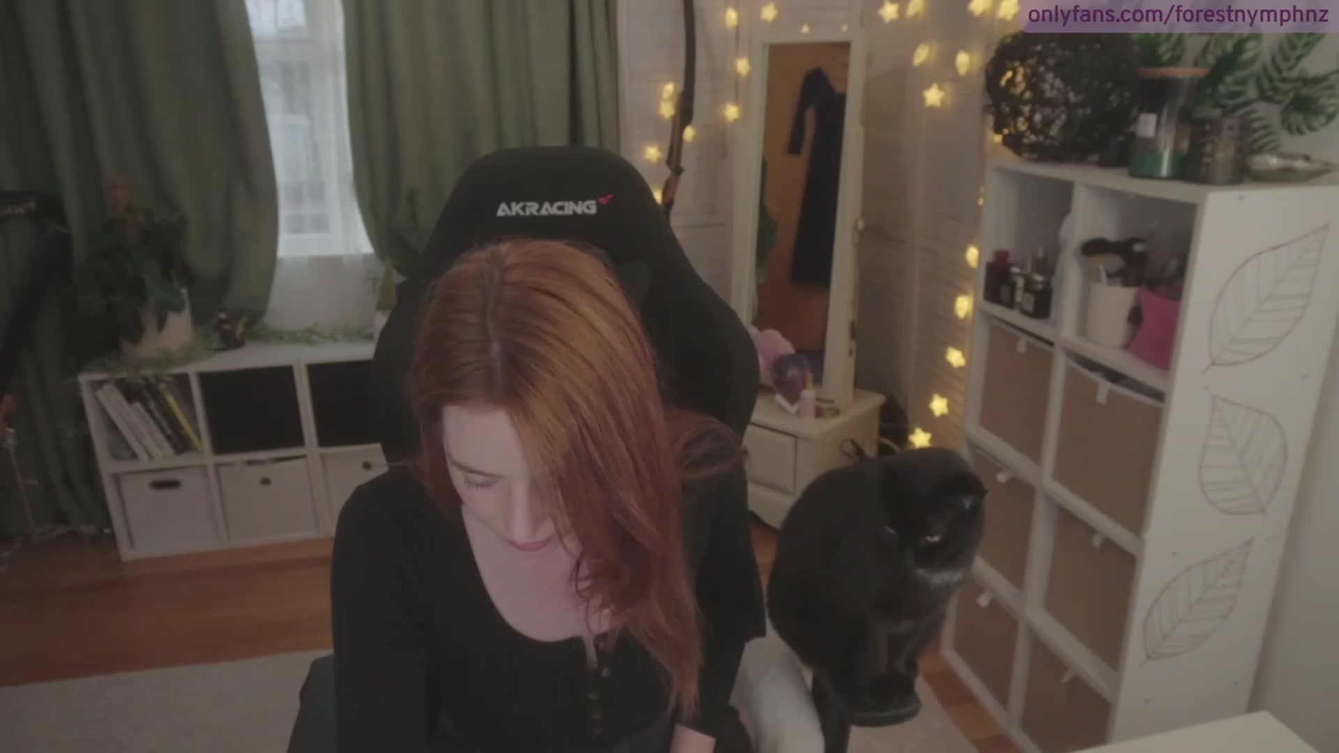 Gallery image thumbnail from Forest_nymph's myfreecams stream on, 04/14/2023, 07:24 image 6 of 20