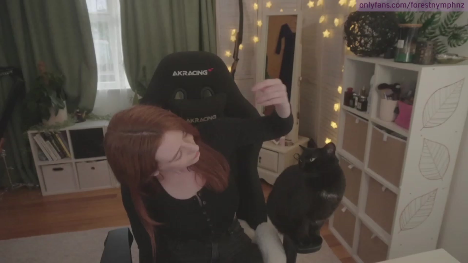 Gallery image thumbnail from Forest_nymph's myfreecams stream on, 04/14/2023, 07:24 image 4 of 20