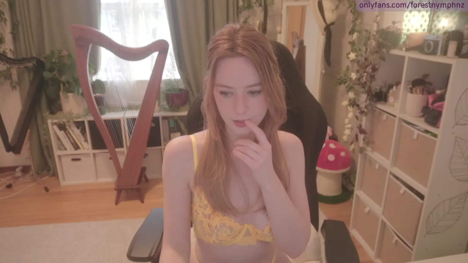 Gallery image thumbnail from Forest_nymph's myfreecams stream on, 07/24/2023, 05:36 image 14 of 20