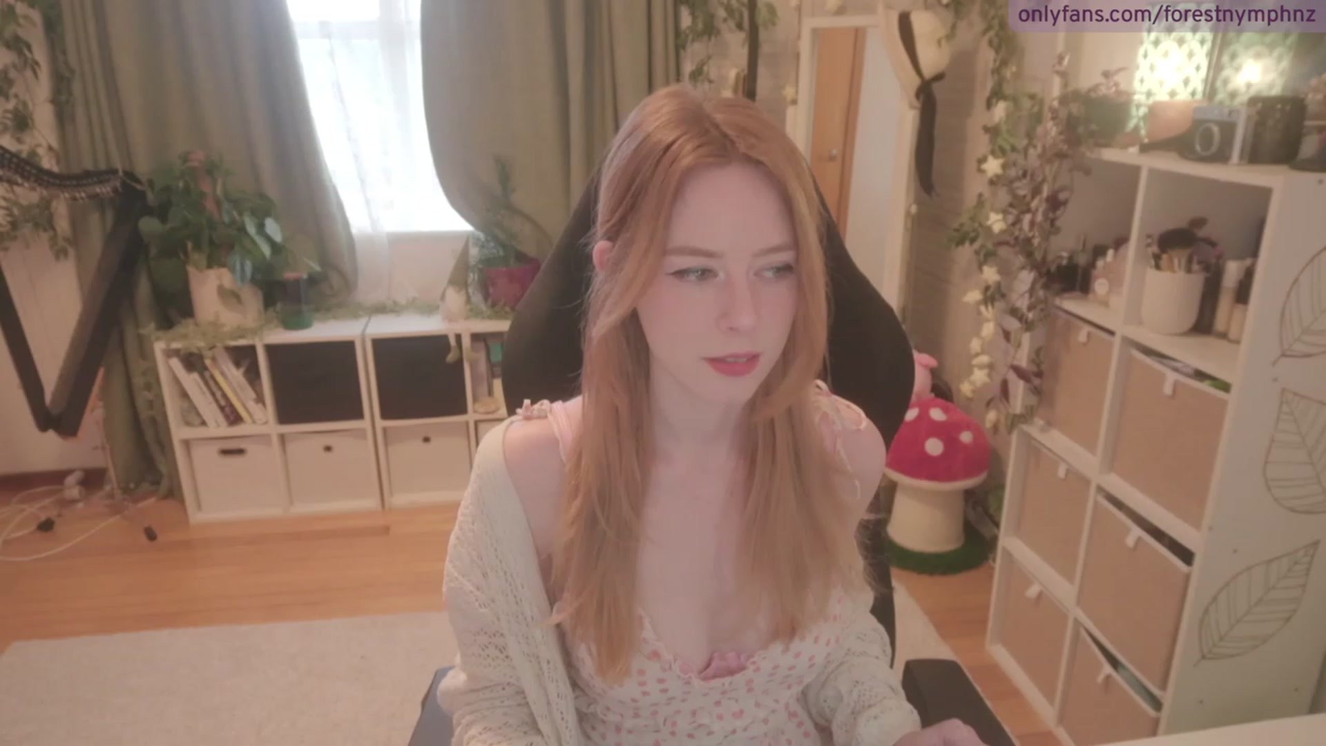 Gallery image thumbnail from Forest_nymph's myfreecams stream on, 07/27/2023, 05:13 image 1 of 20