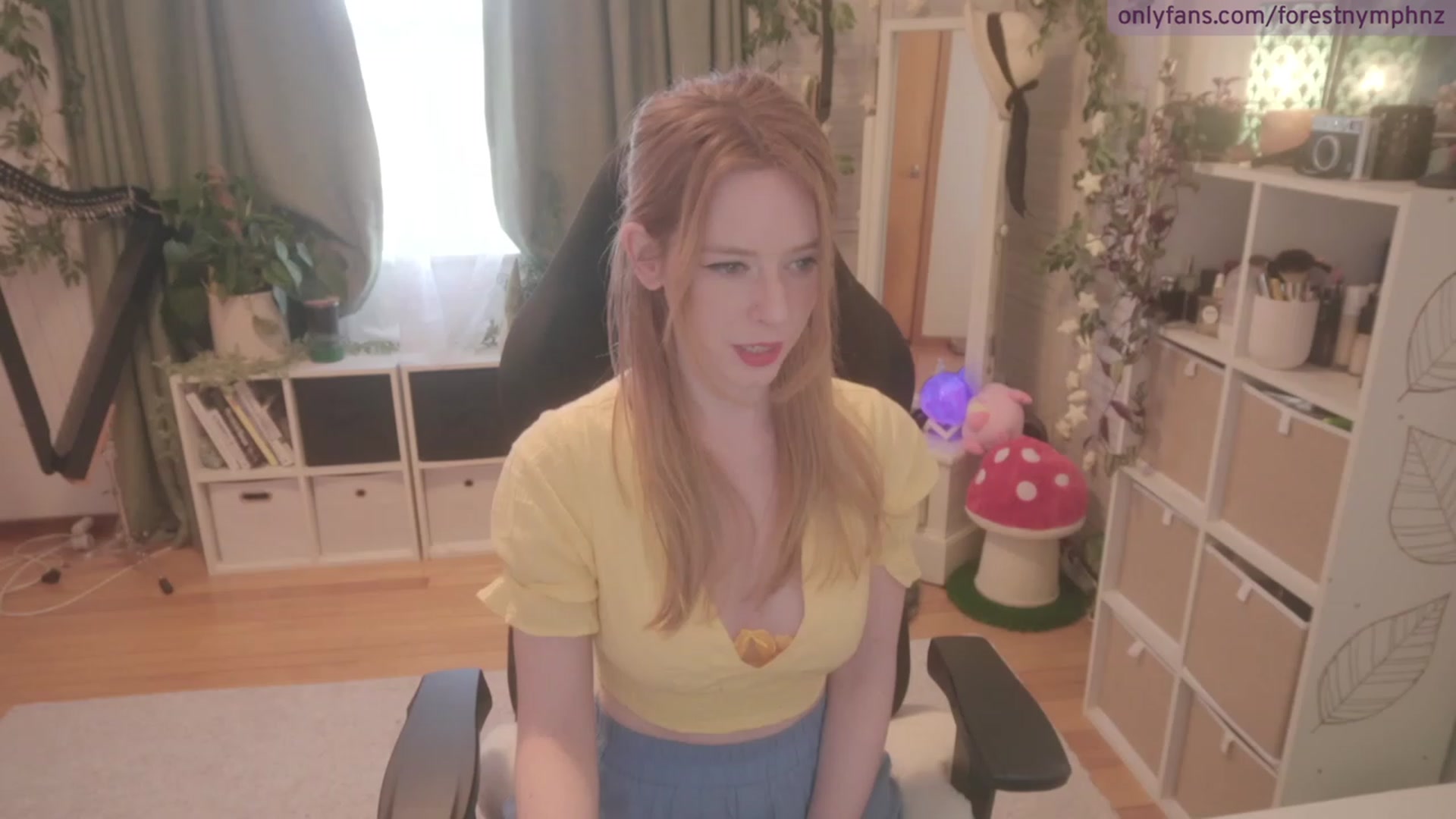 Gallery image thumbnail from Forest_nymph's myfreecams stream on, 07/28/2023, 03:38 image 3 of 20