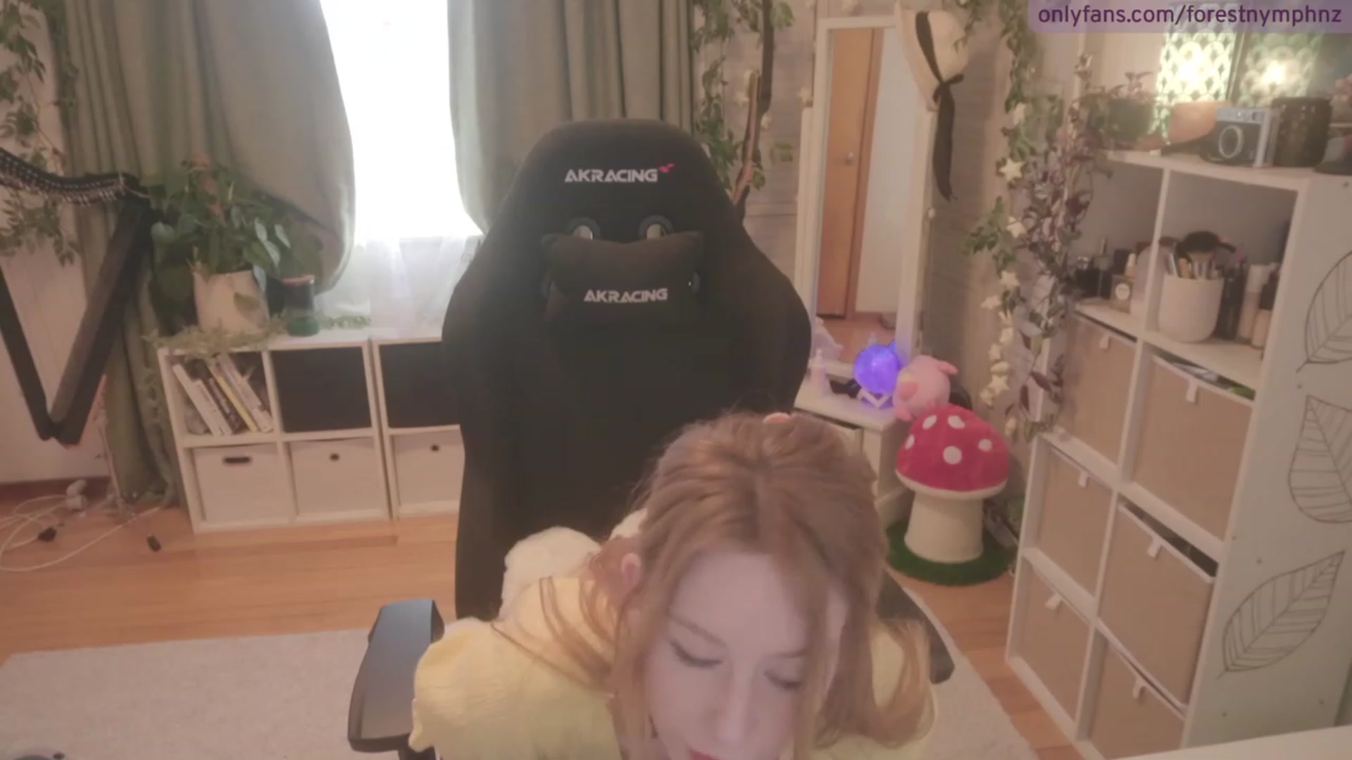 Gallery image thumbnail from Forest_nymph's myfreecams stream on, 07/28/2023, 06:44 image 4 of 20