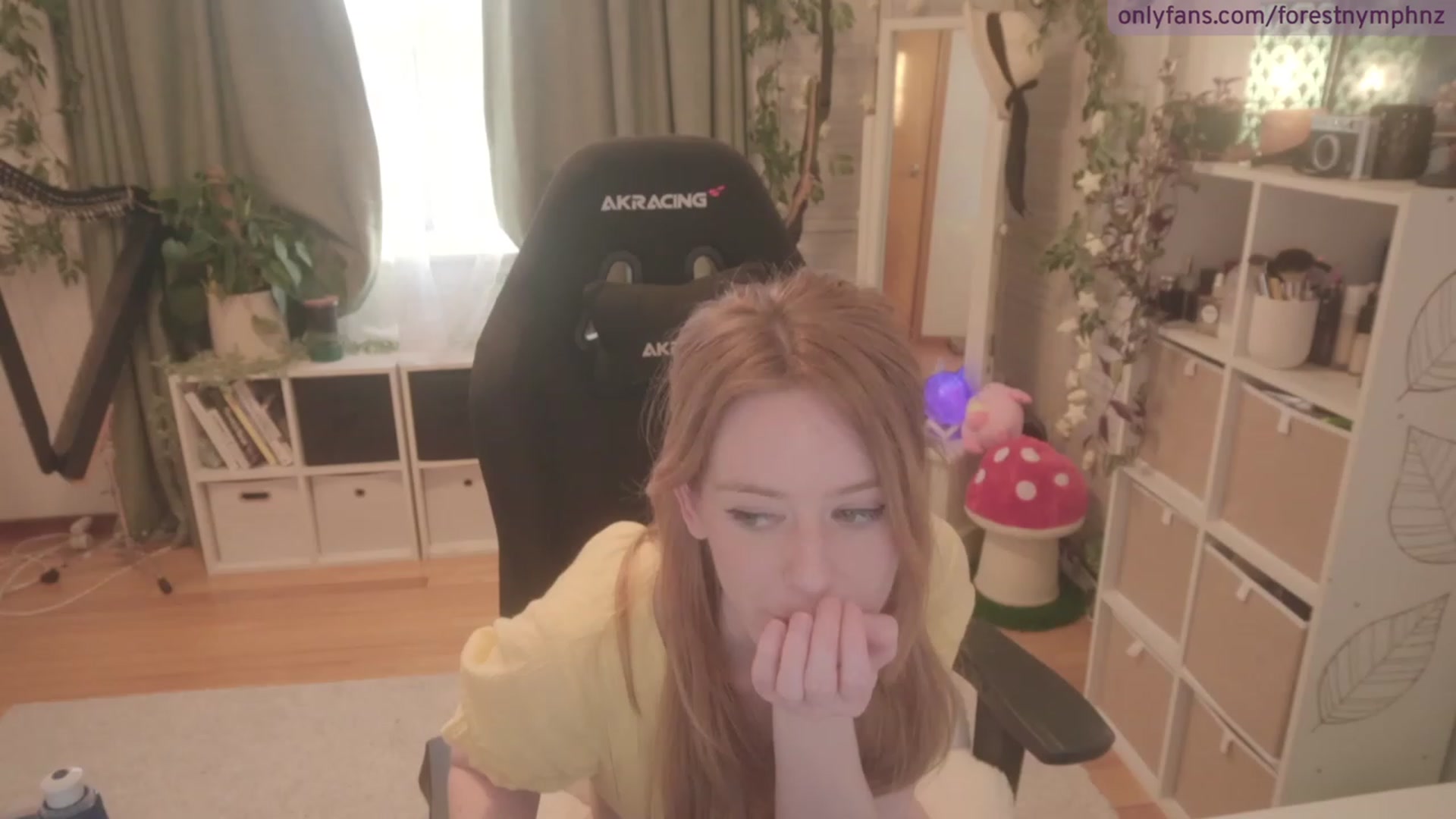 Gallery image thumbnail from Forest_nymph's myfreecams stream on, 07/28/2023, 06:44 image 8 of 20