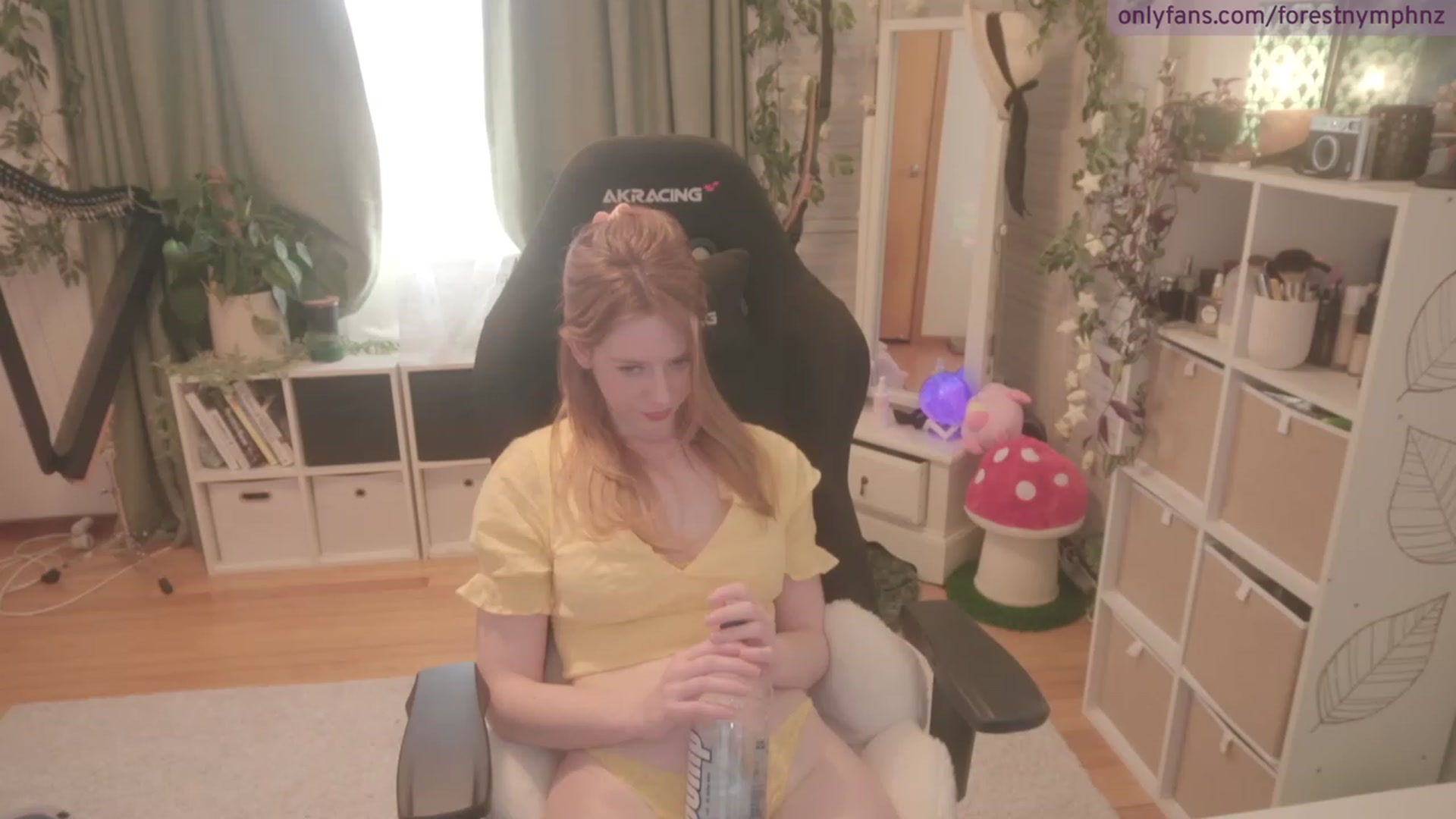 Gallery image thumbnail from Forest_nymph's myfreecams stream on, 07/28/2023, 06:44 image 5 of 20