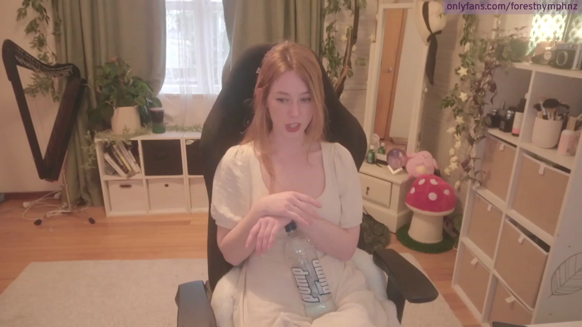 Gallery image thumbnail from Forest_nymph's myfreecams stream on, 08/14/2023, 04:50 image 10 of 20