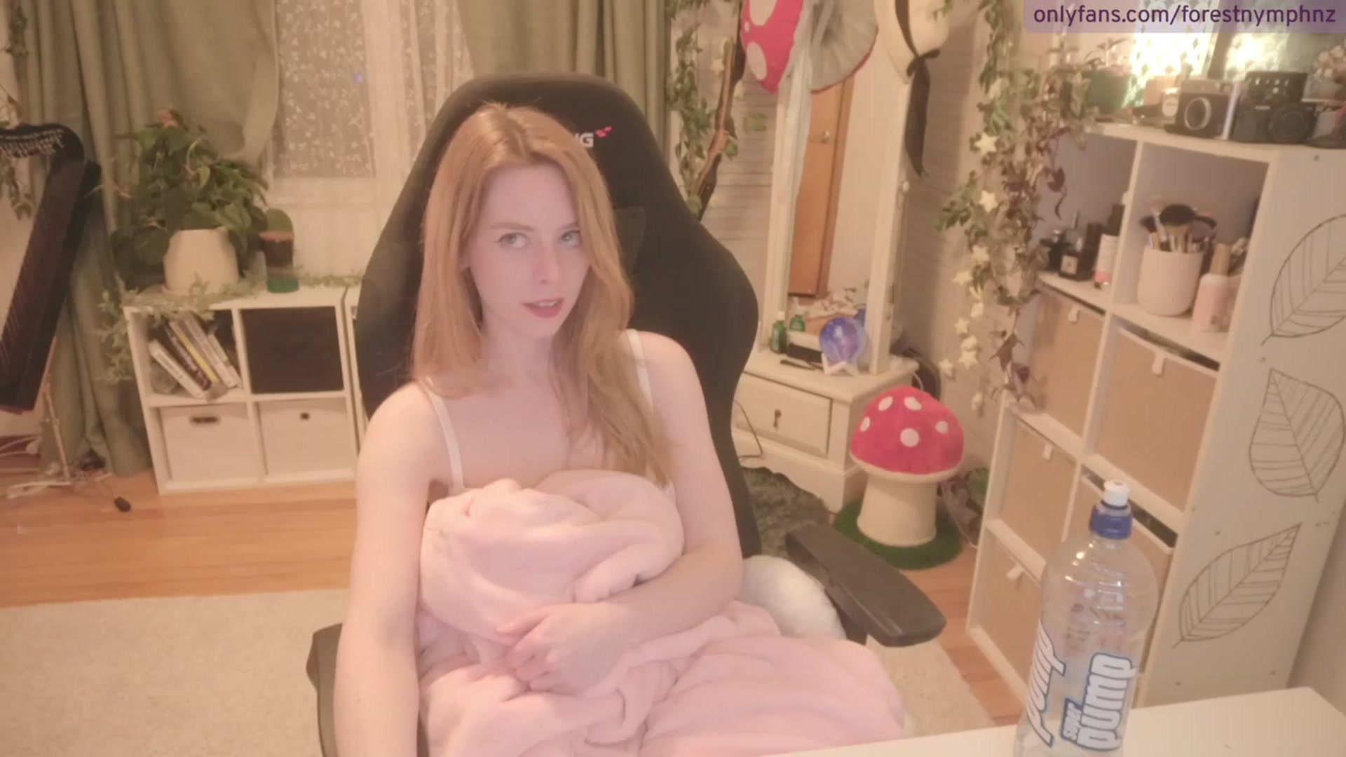 Gallery image thumbnail from Forest_nymph's myfreecams stream on, 08/18/2023, 06:49 image 17 of 20