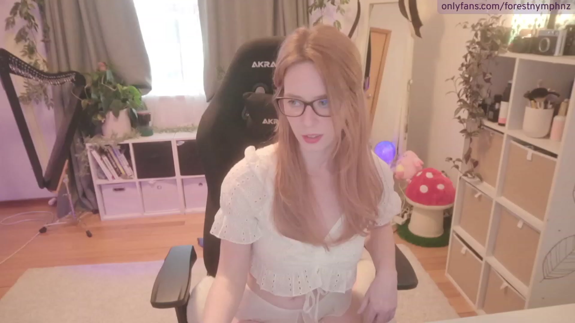 Gallery image thumbnail from Forest_nymph's myfreecams stream on, 08/29/2023, 06:39 image 14 of 20