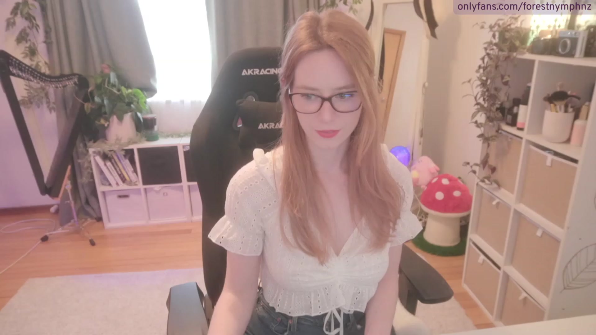 Gallery image thumbnail from Forest_nymph's myfreecams stream on, 08/29/2023, 06:39 image 7 of 20