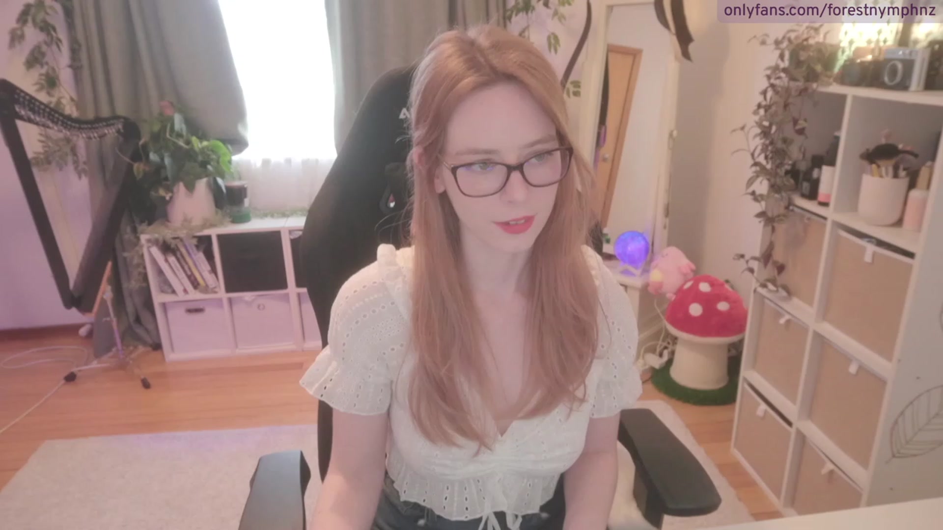 Gallery image thumbnail from Forest_nymph's myfreecams stream on, 08/29/2023, 06:39 image 3 of 20
