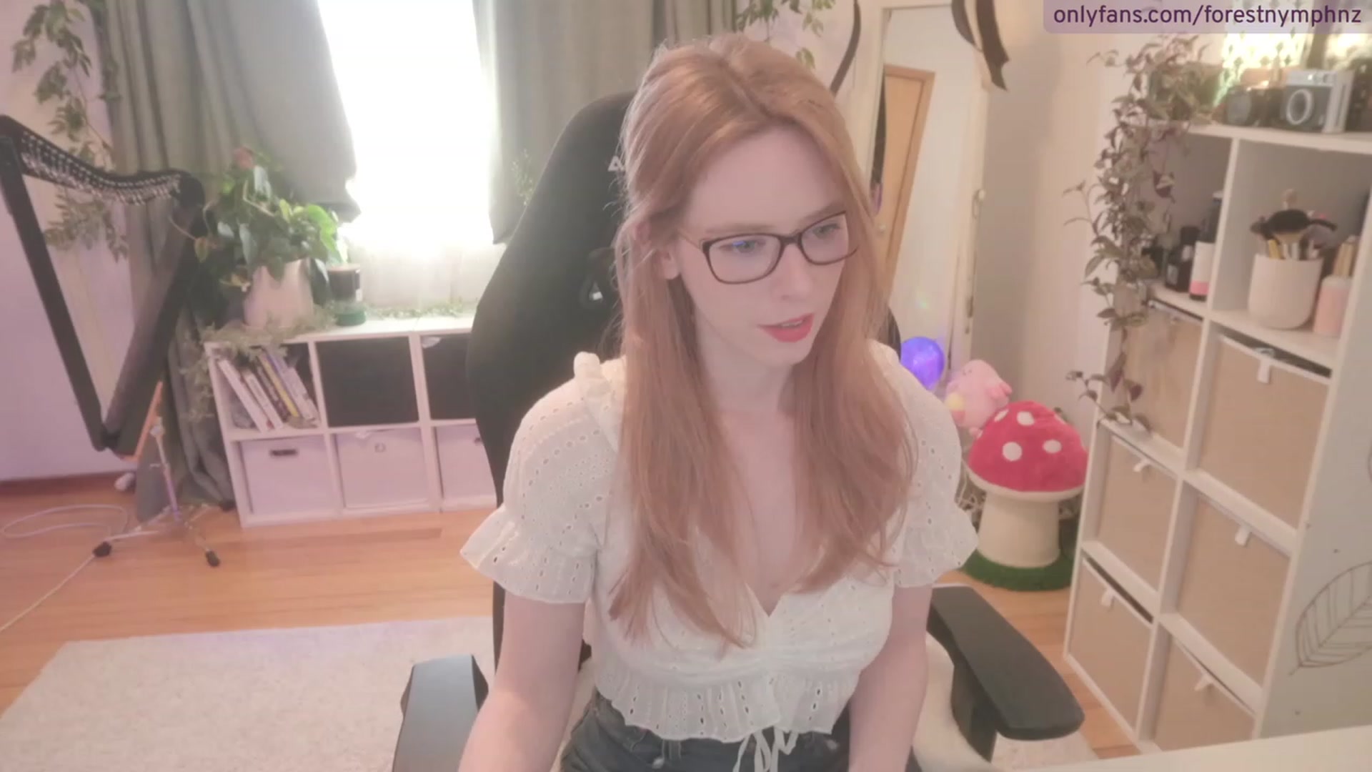 Gallery image thumbnail from Forest_nymph's myfreecams stream on, 08/29/2023, 06:39 image 4 of 20