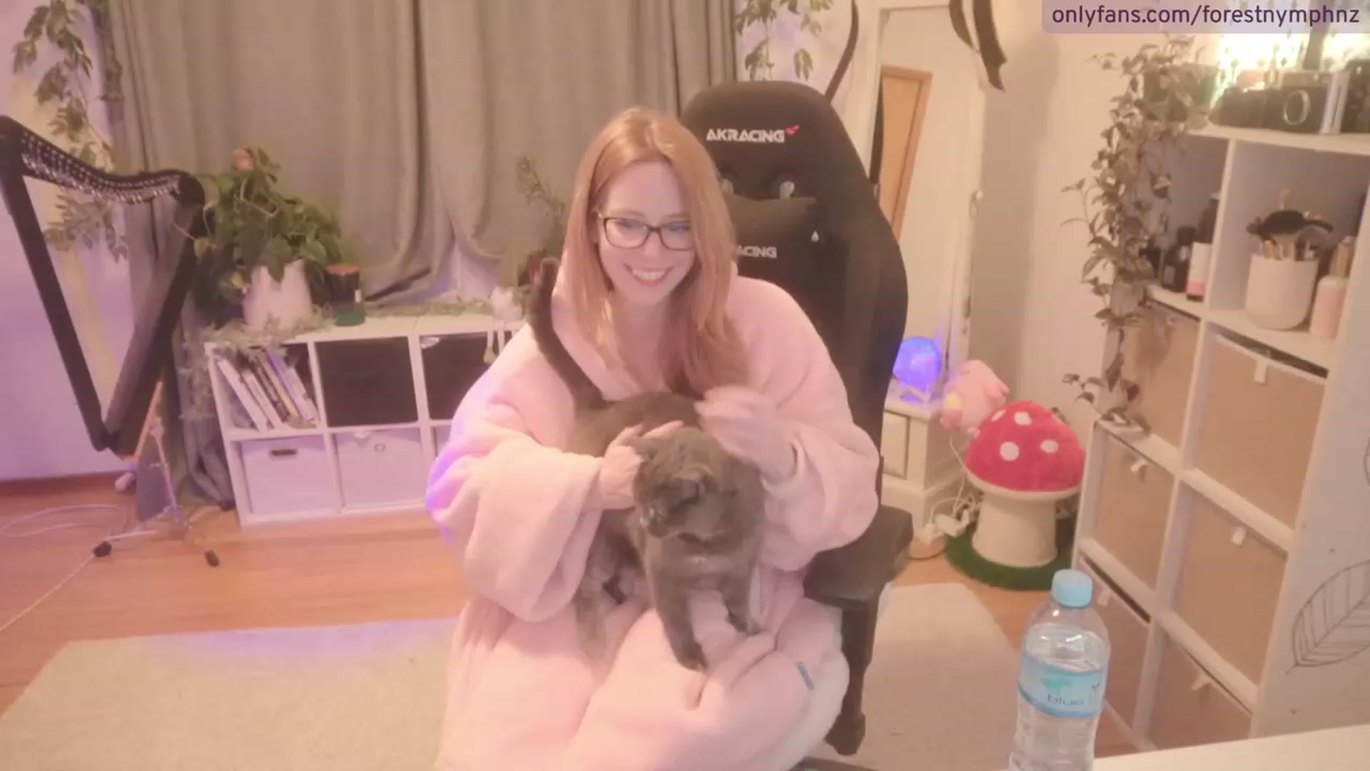 Gallery image thumbnail from Forest_nymph's myfreecams stream on, 08/29/2023, 07:10 image 1 of 20