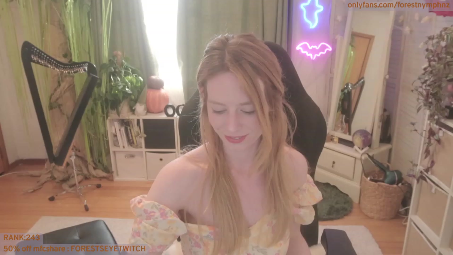 Gallery image thumbnail from Forest_nymph's myfreecams stream on, 10/13/2023, 05:22 image 14 of 20
