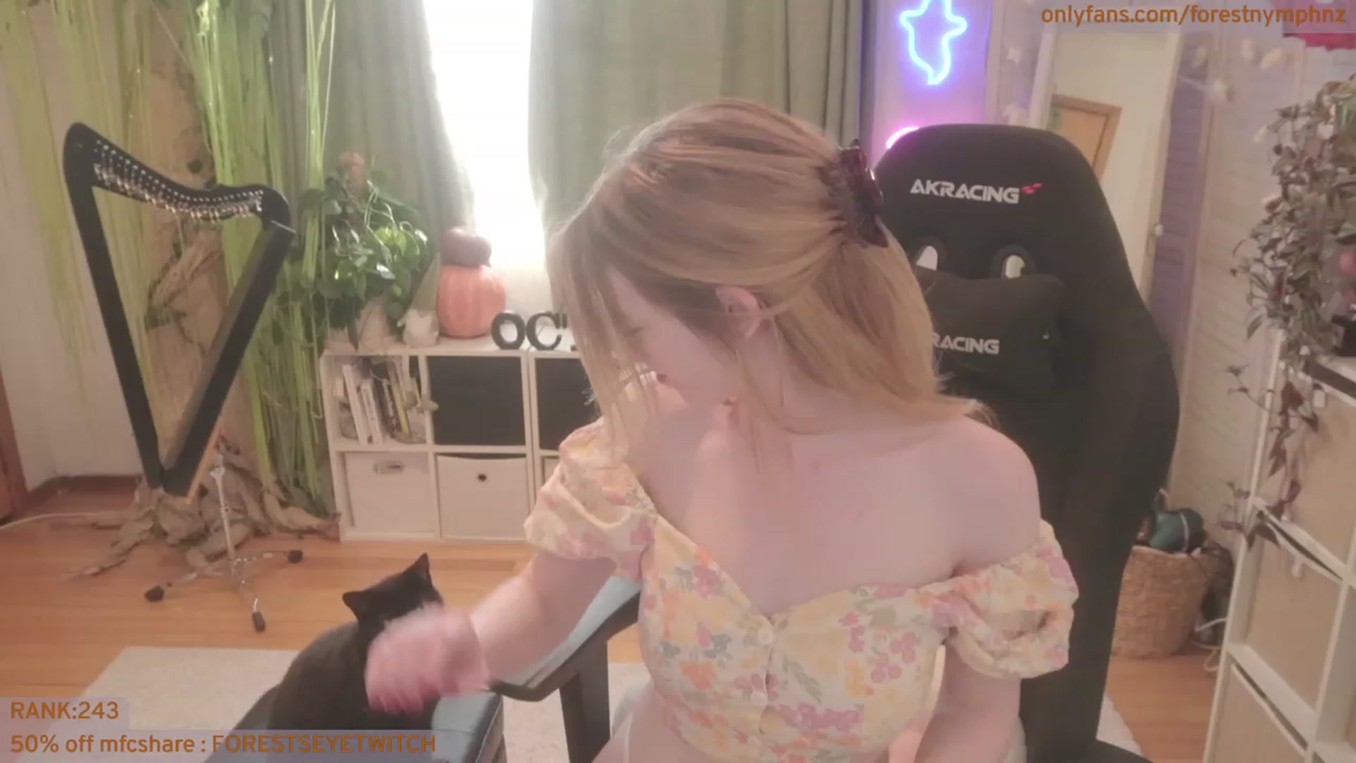 Gallery image thumbnail from Forest_nymph's myfreecams stream on, 10/13/2023, 05:22 image 15 of 20