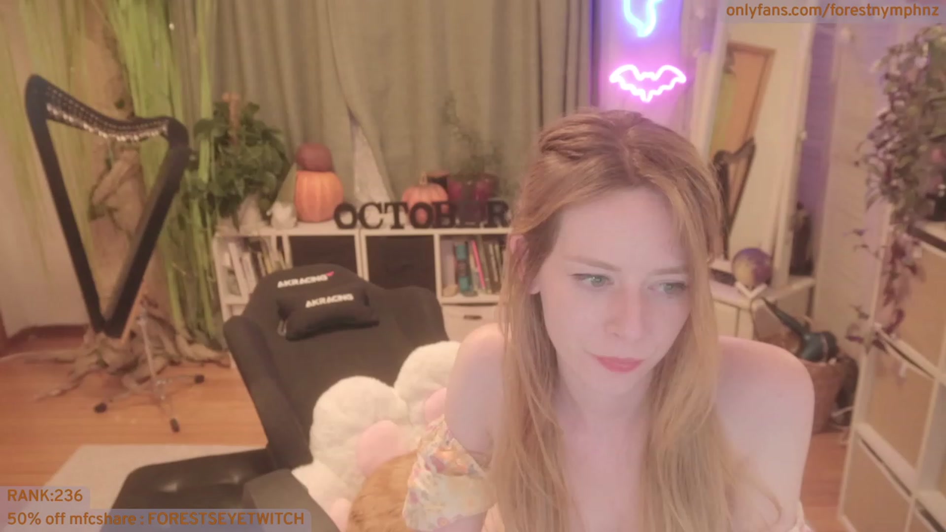 Gallery image thumbnail from Forest_nymph's myfreecams stream on, 10/13/2023, 07:40 image 14 of 20