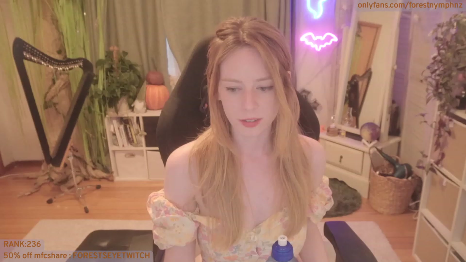 Gallery image thumbnail from Forest_nymph's myfreecams stream on, 10/13/2023, 07:40 image 11 of 20