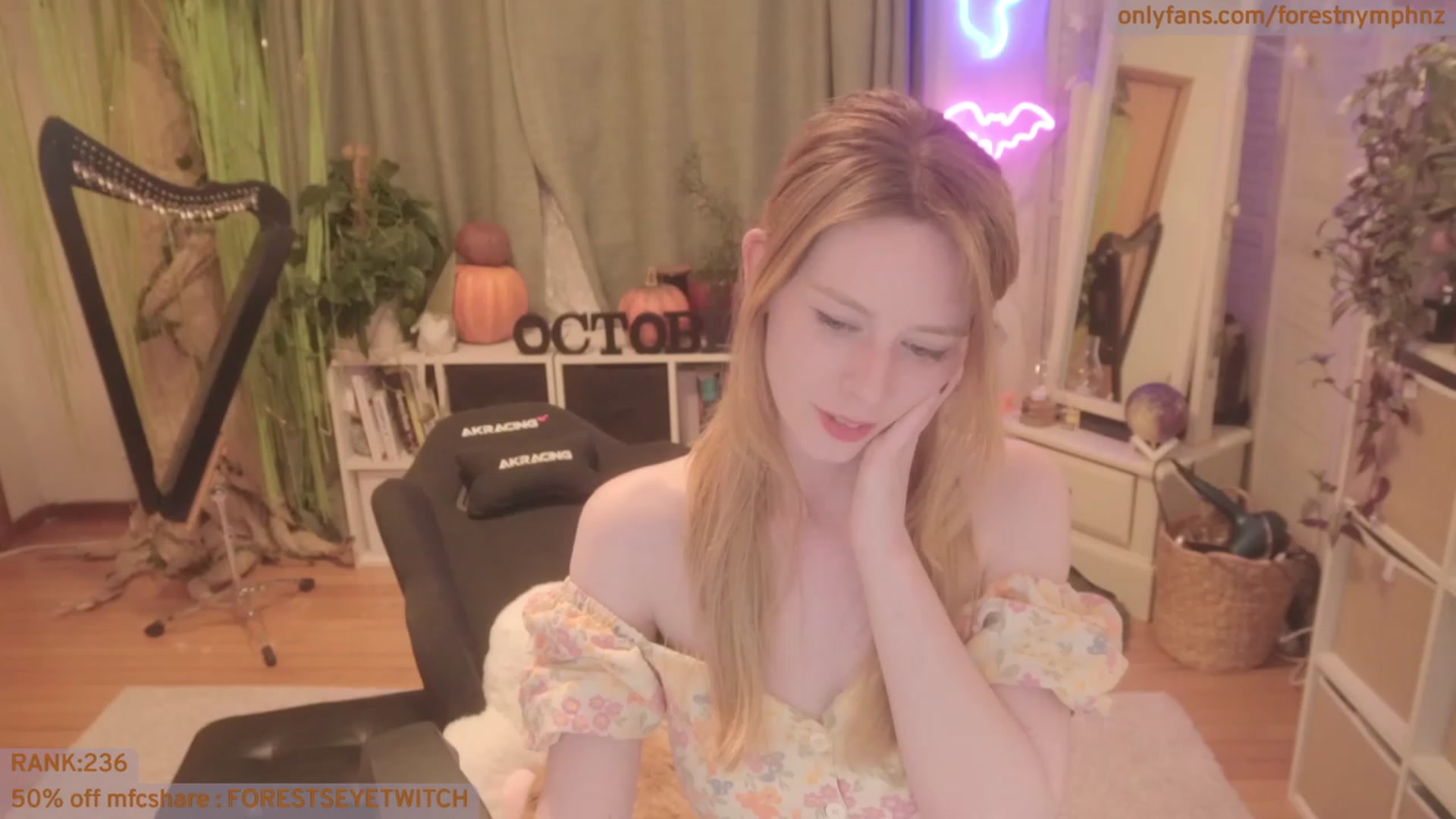 Gallery image thumbnail from Forest_nymph's myfreecams stream on, 10/13/2023, 07:40 image 15 of 20
