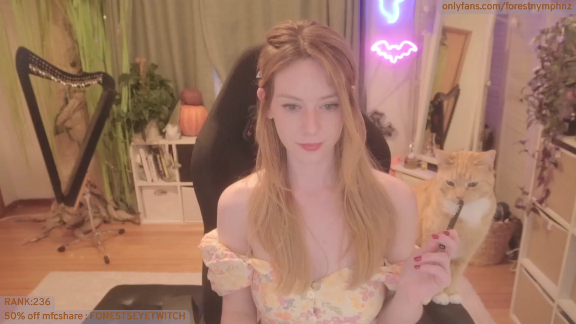 Gallery image thumbnail from Forest_nymph's myfreecams stream on, 10/13/2023, 07:40 image 12 of 20