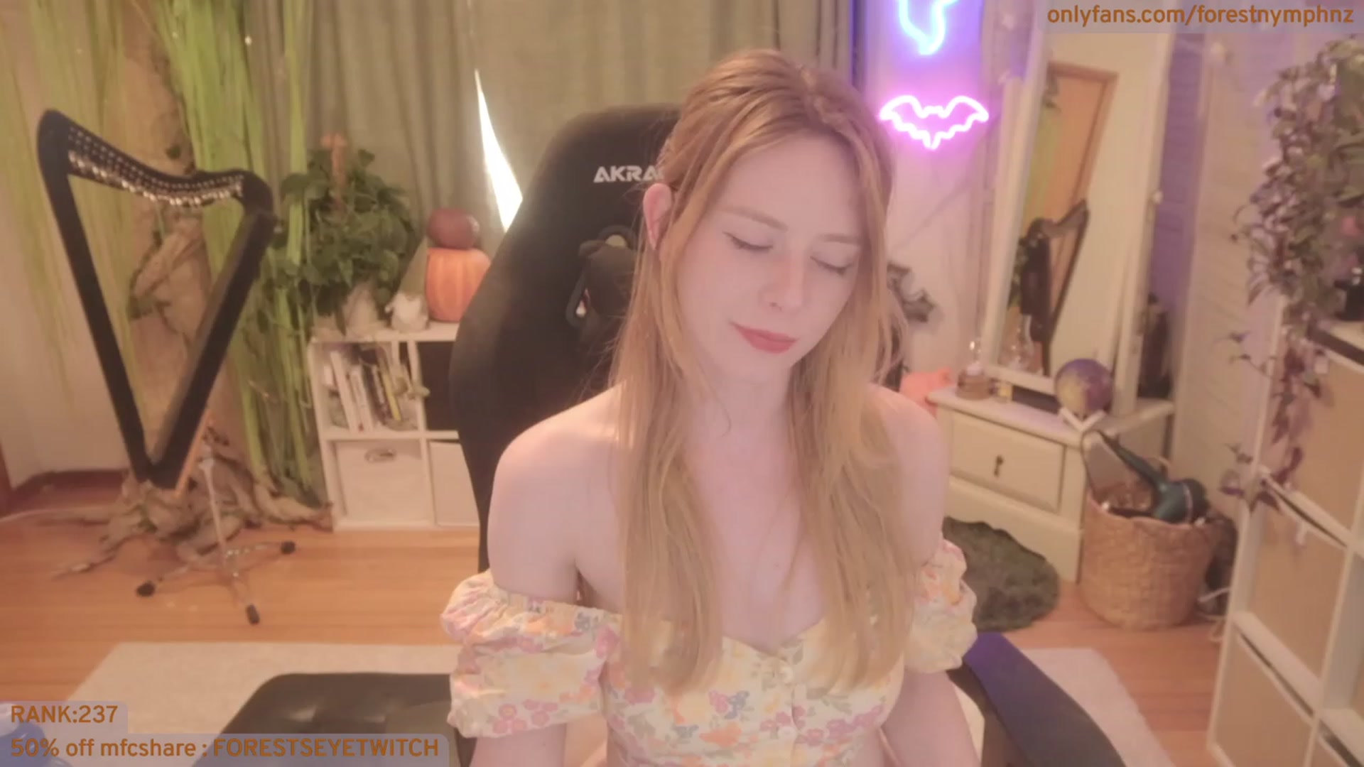 Gallery image thumbnail from Forest_nymph's myfreecams stream on, 10/13/2023, 07:40 image 4 of 20