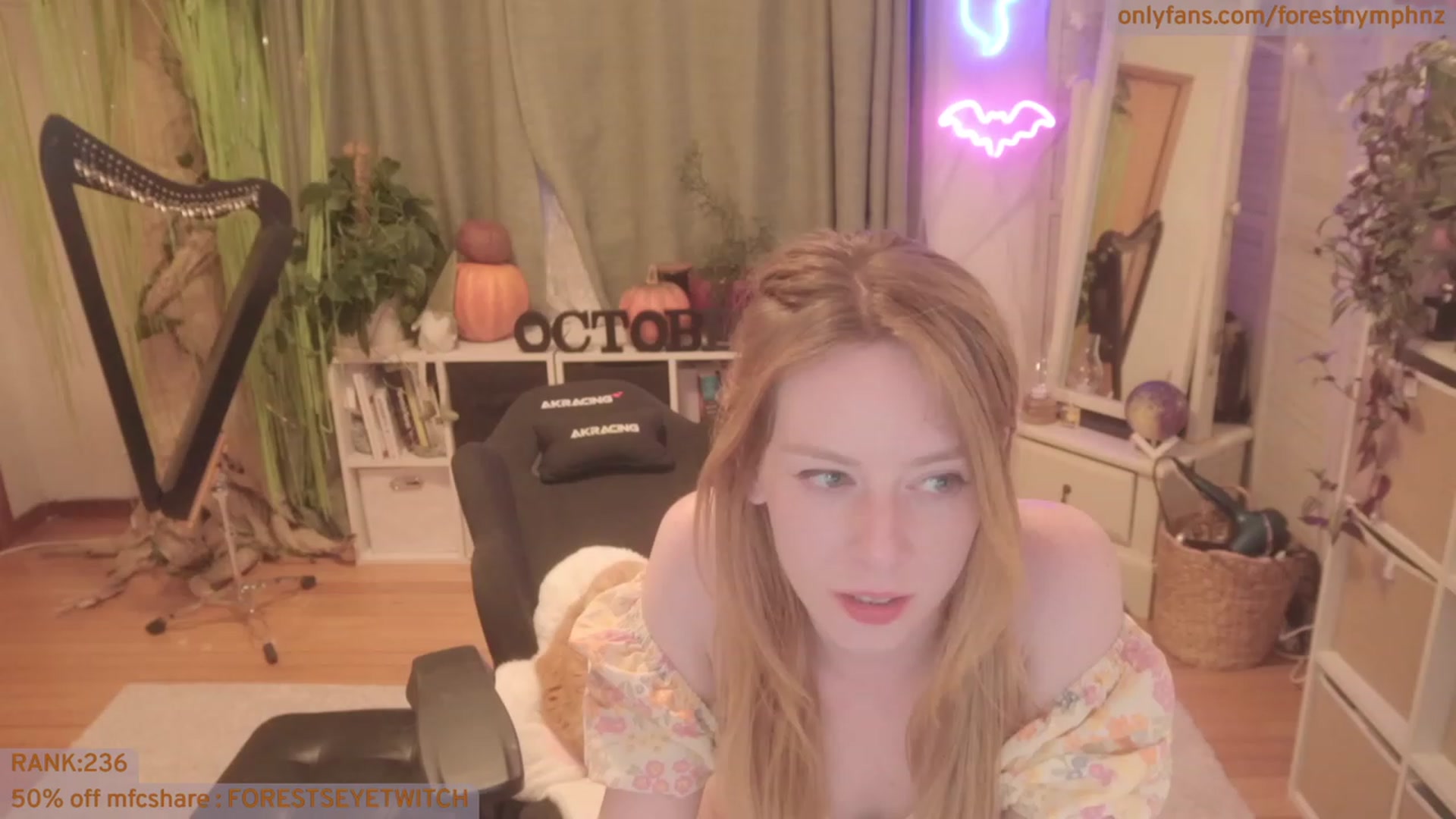 Gallery image thumbnail from Forest_nymph's myfreecams stream on, 10/13/2023, 07:40 image 13 of 20
