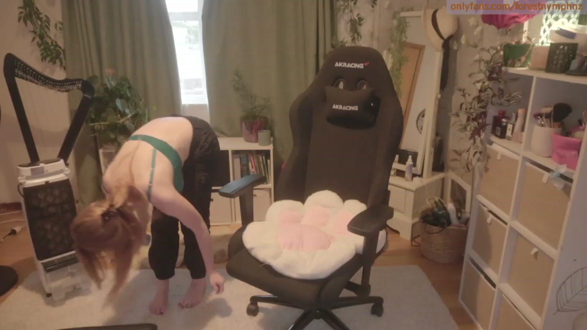 Gallery image thumbnail from Forest_nymph's myfreecams stream on, 12/04/2023, 03:44 image 17 of 20