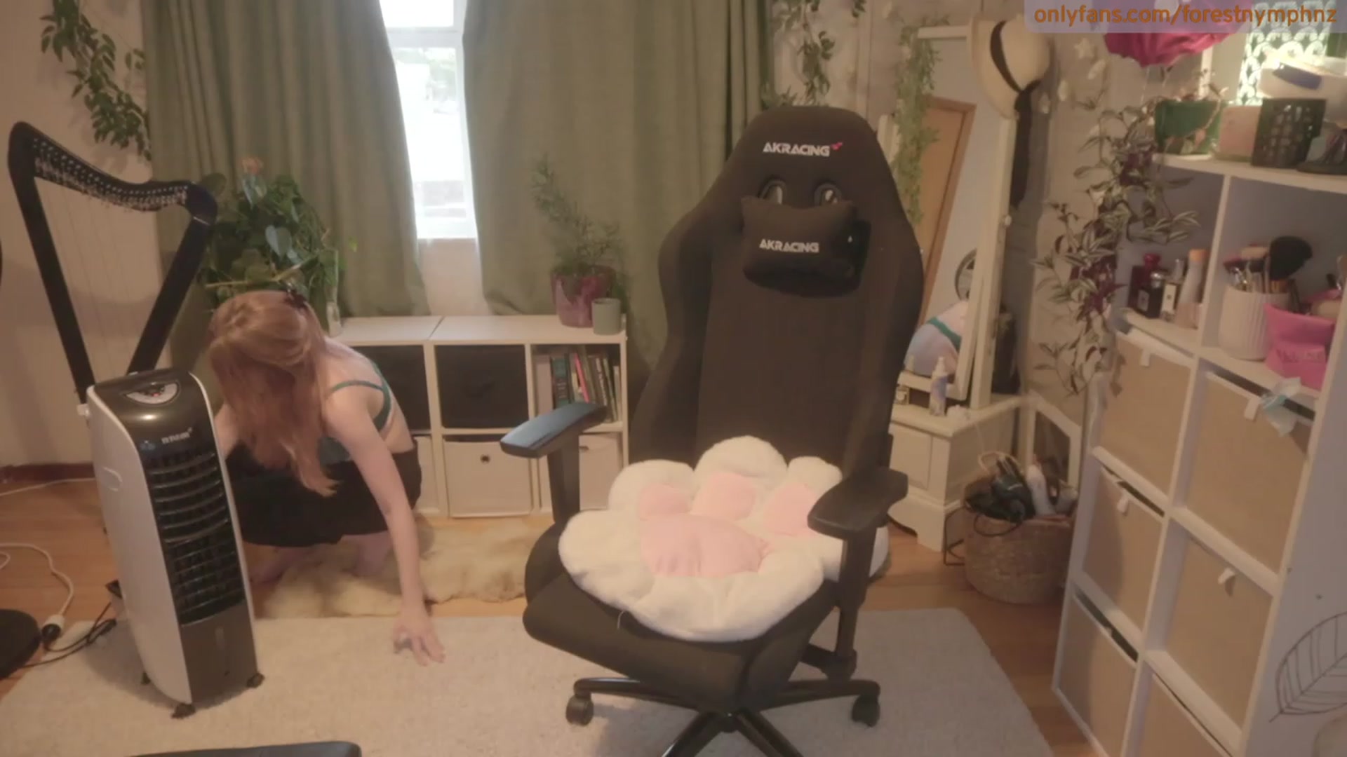 Gallery image thumbnail from Forest_nymph's myfreecams stream on, 12/04/2023, 03:44 image 19 of 20