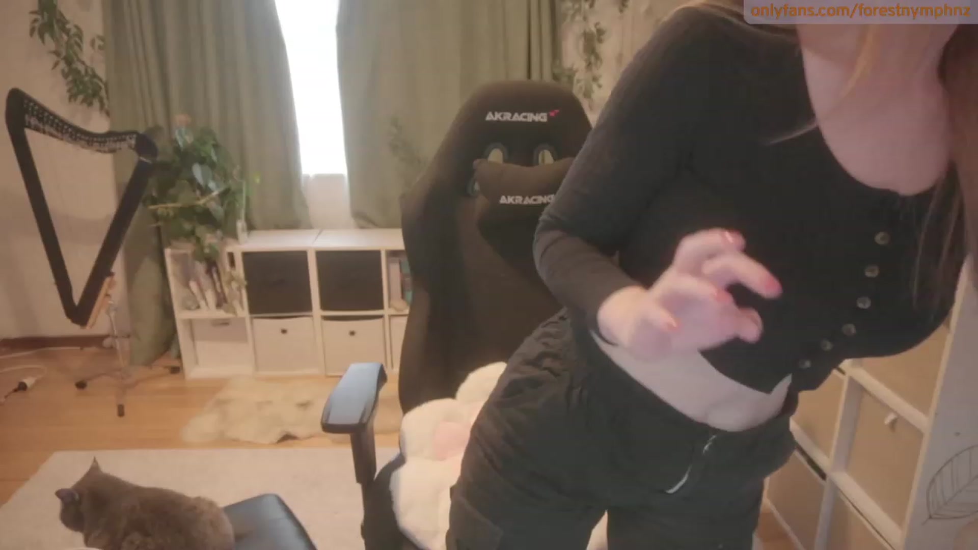 Gallery image thumbnail from Forest_nymph's myfreecams stream on, 12/04/2023, 03:44 image 2 of 20