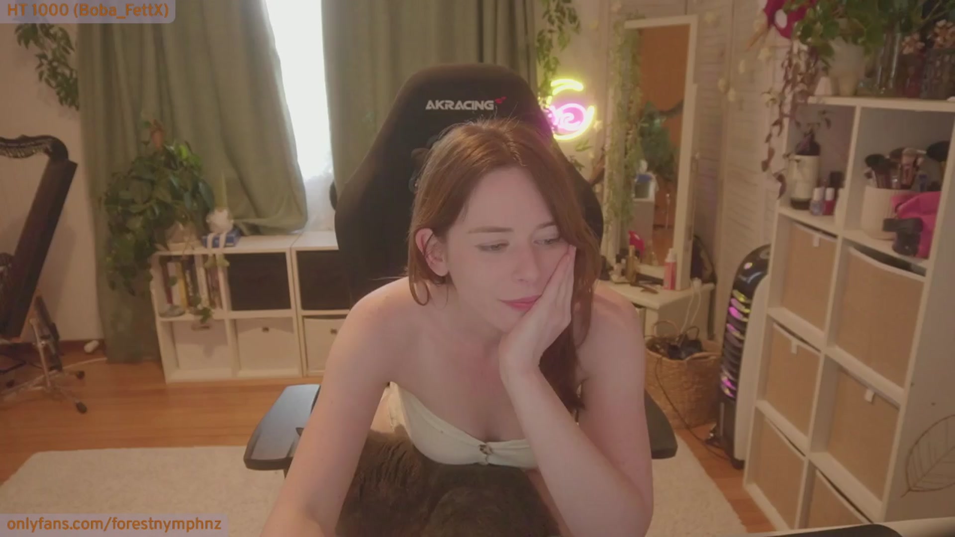 Gallery image thumbnail from Forest_nymph's myfreecams stream on, 03/29/2024, 05:08 image 19 of 20