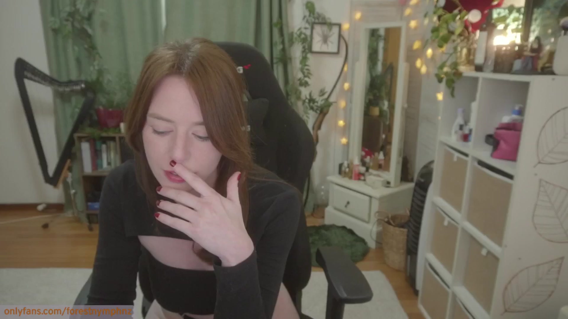 Gallery image thumbnail from Forest_nymph's myfreecams stream on, 07/10/2024, 05:22 image 17 of 20