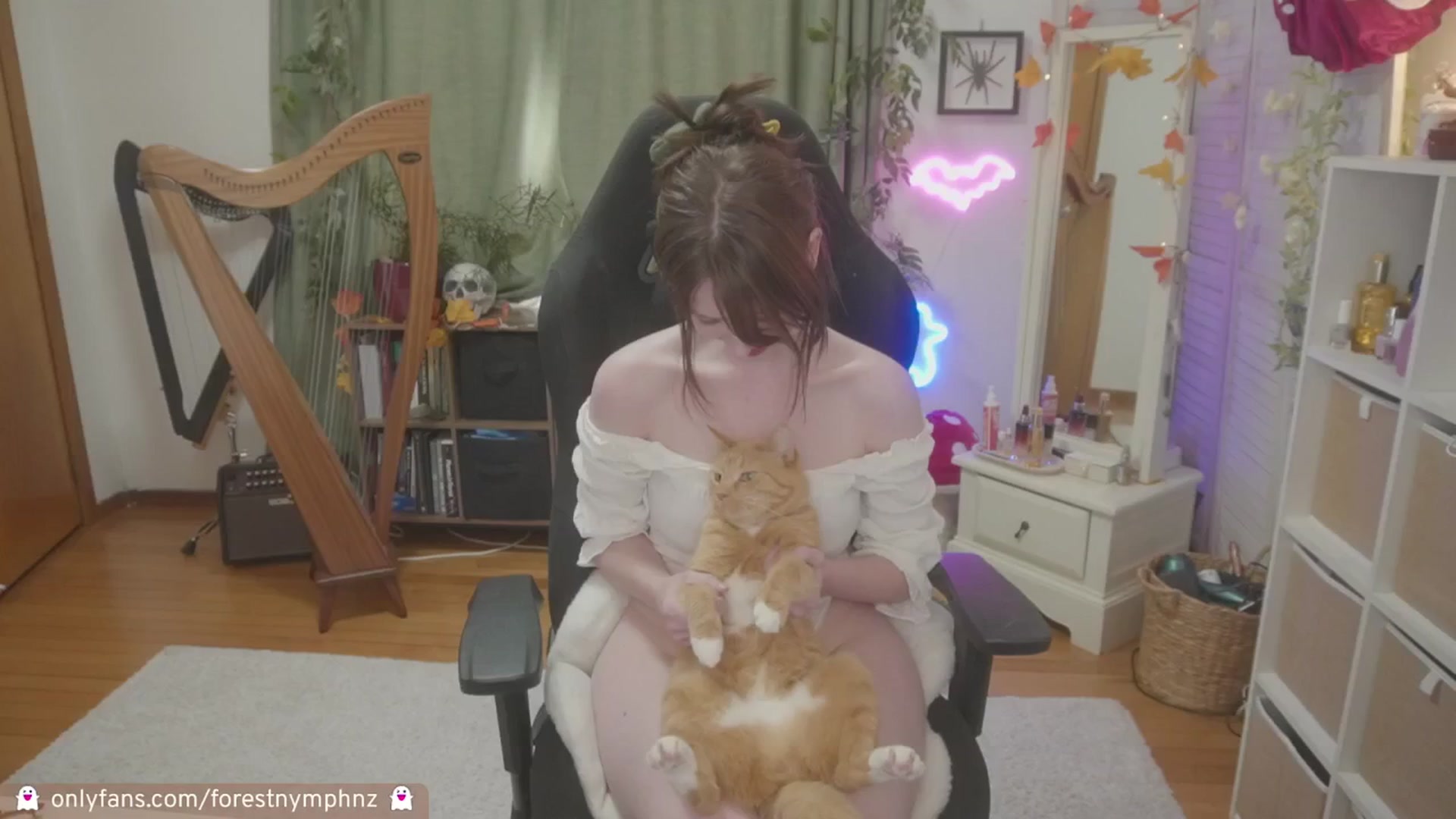 Gallery image thumbnail from Forest_nymph's myfreecams stream on, 10/24/2024, 04:19 image 14 of 20