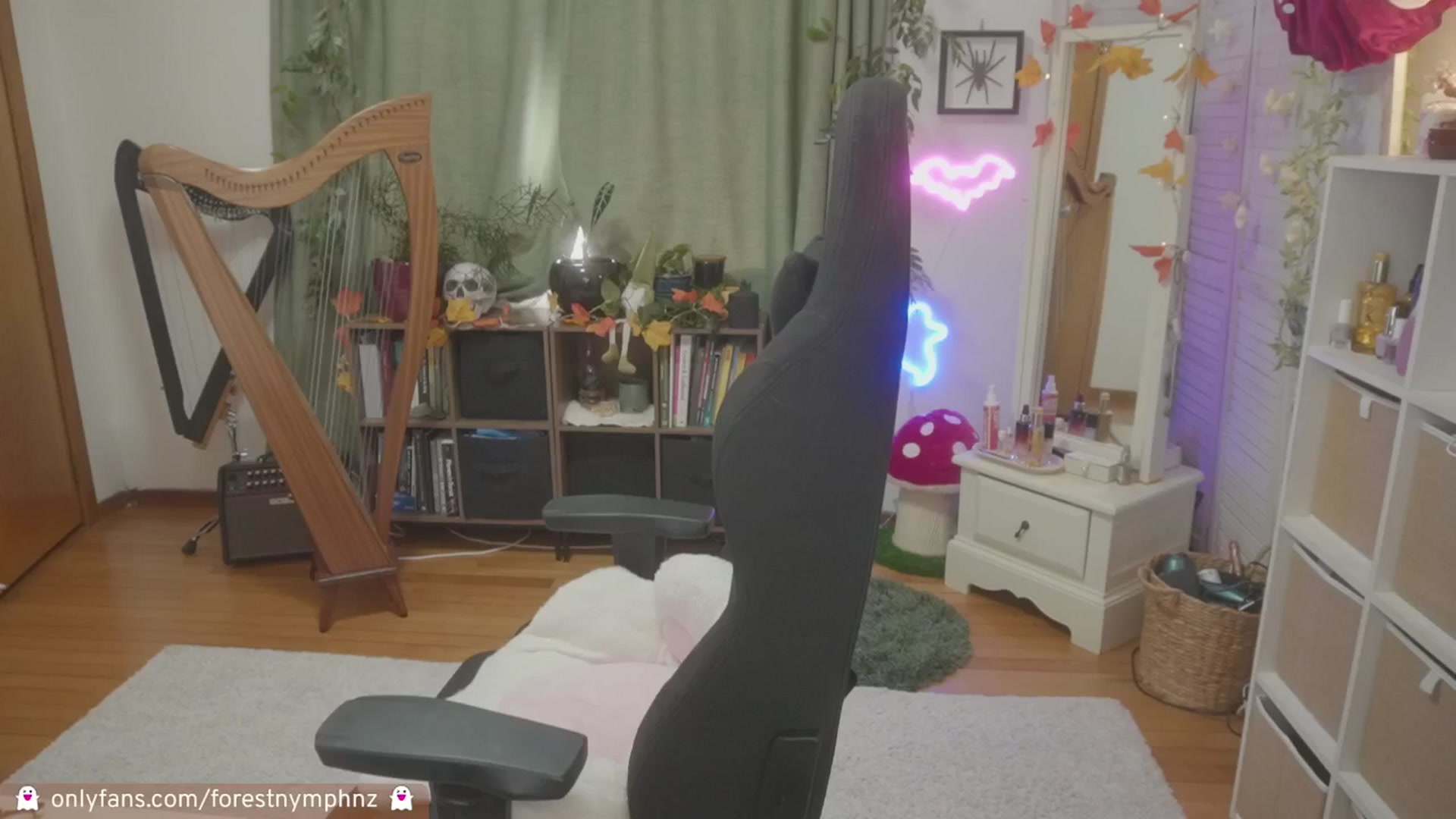 Gallery image thumbnail from Forest_nymph's myfreecams stream on, 10/24/2024, 04:19 image 17 of 20