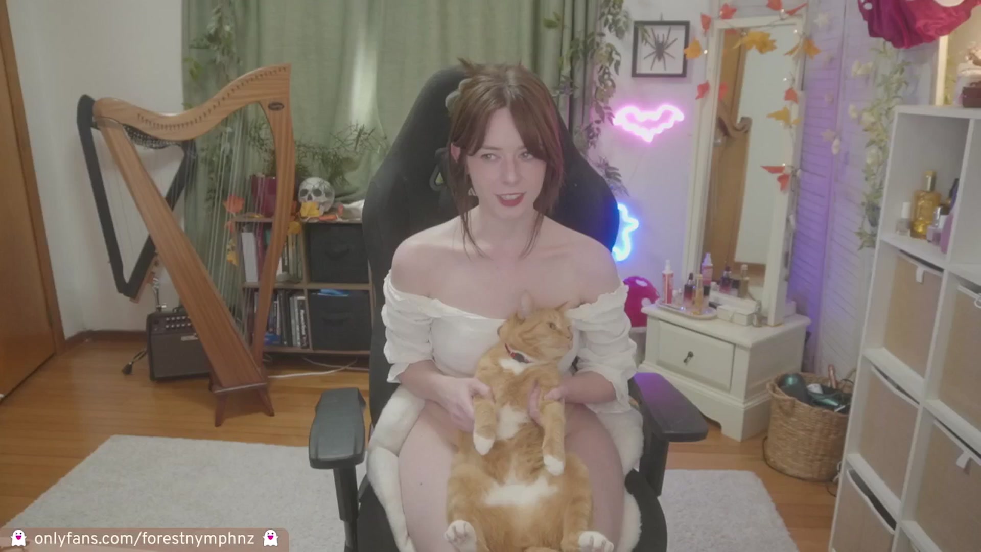 Gallery image thumbnail from Forest_nymph's myfreecams stream on, 10/24/2024, 04:19 image 15 of 20
