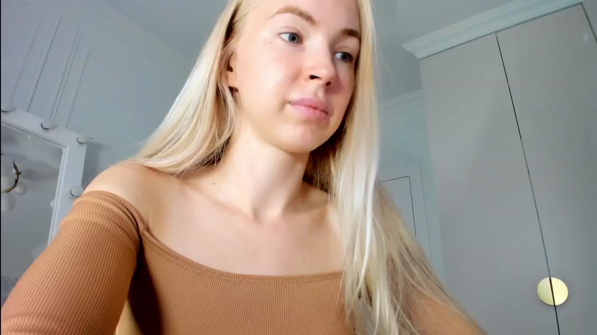 Gallery image thumbnail from ForeverBarbie's myfreecams stream on, 06/15/2024, 04:36 image 2 of 20
