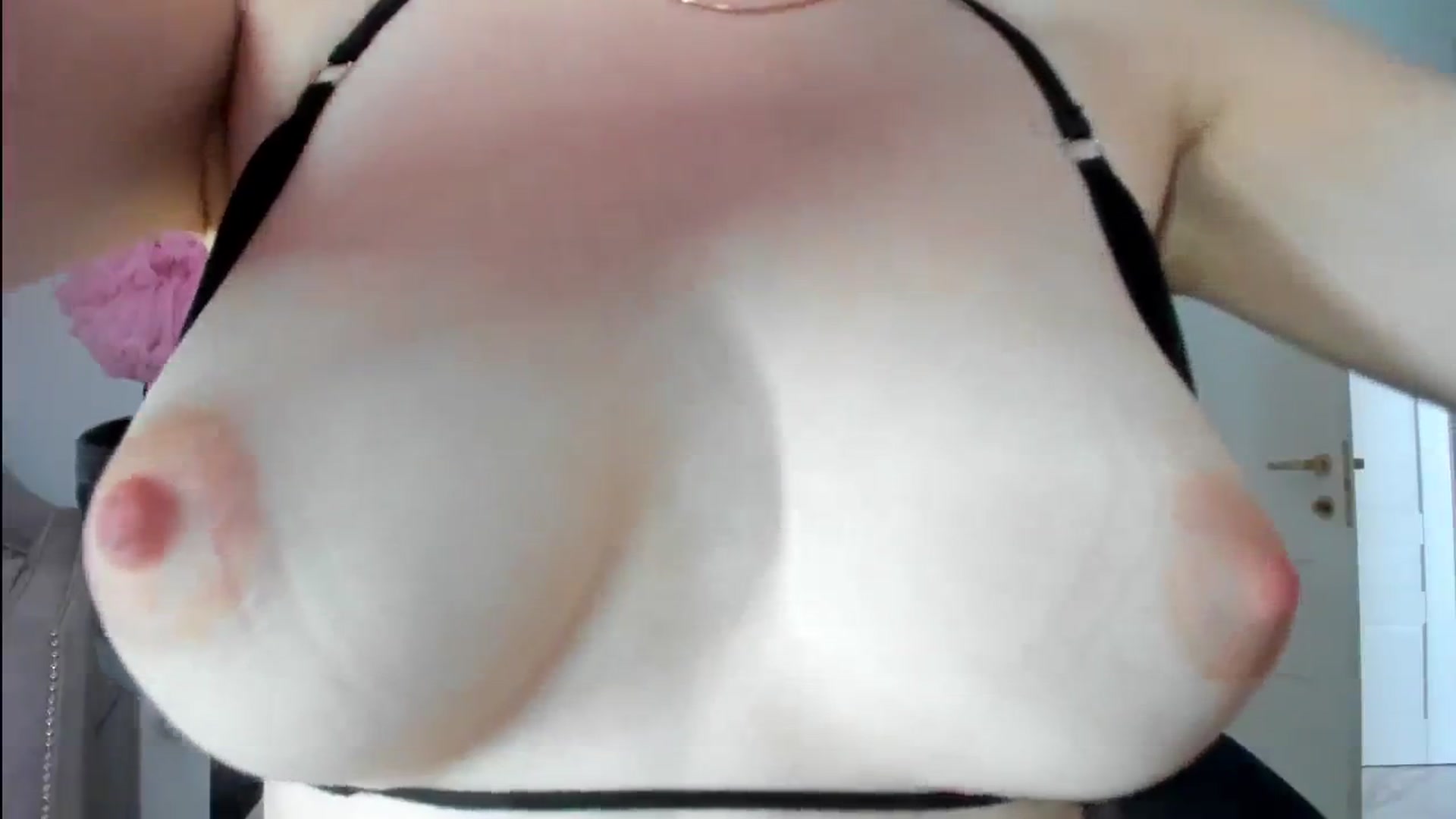Gallery image thumbnail from ForeverBarbie's myfreecams stream on, 06/22/2024, 09:03 image 19 of 20